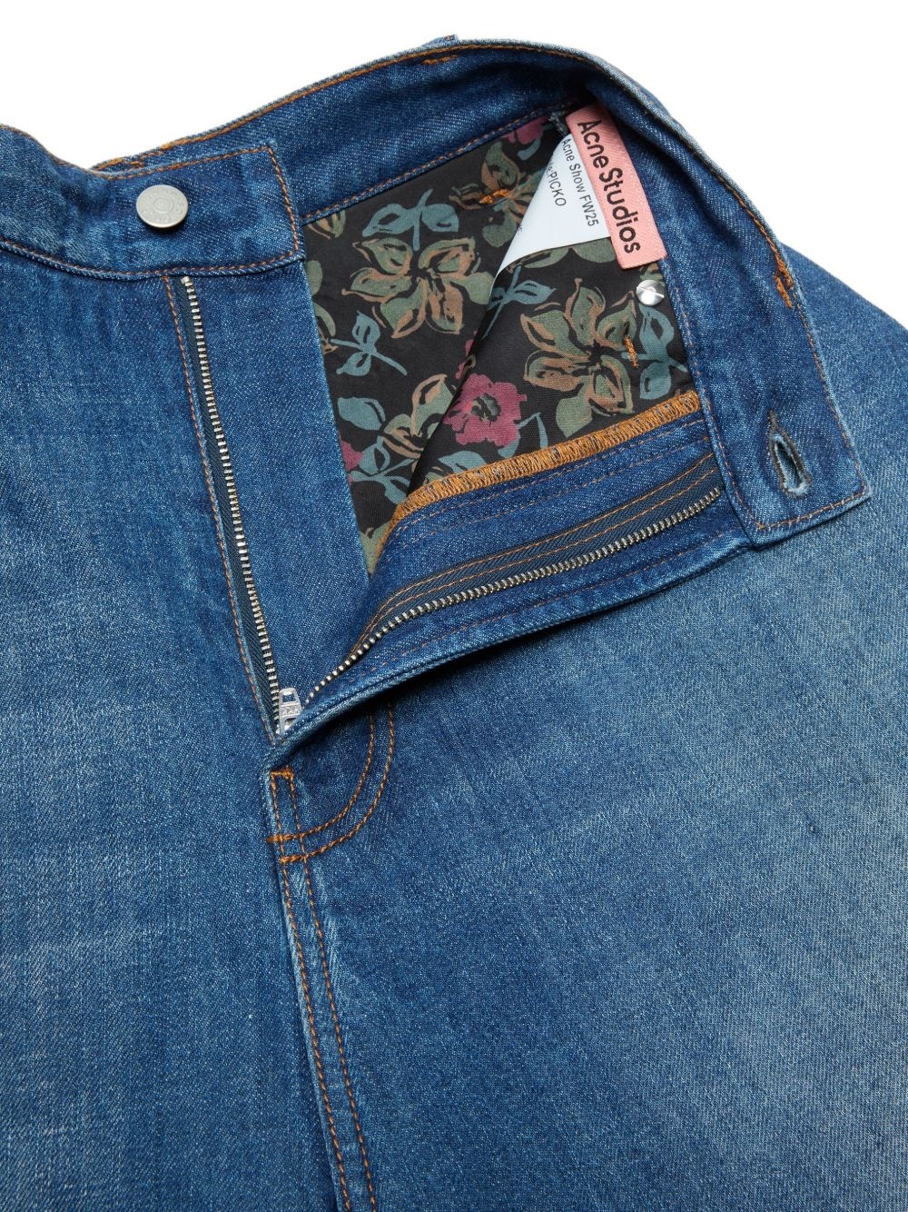 high-waisted jeans - 6