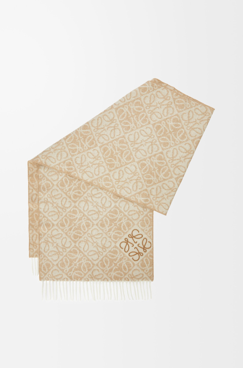 Anagram scarf in wool and cashmere 1