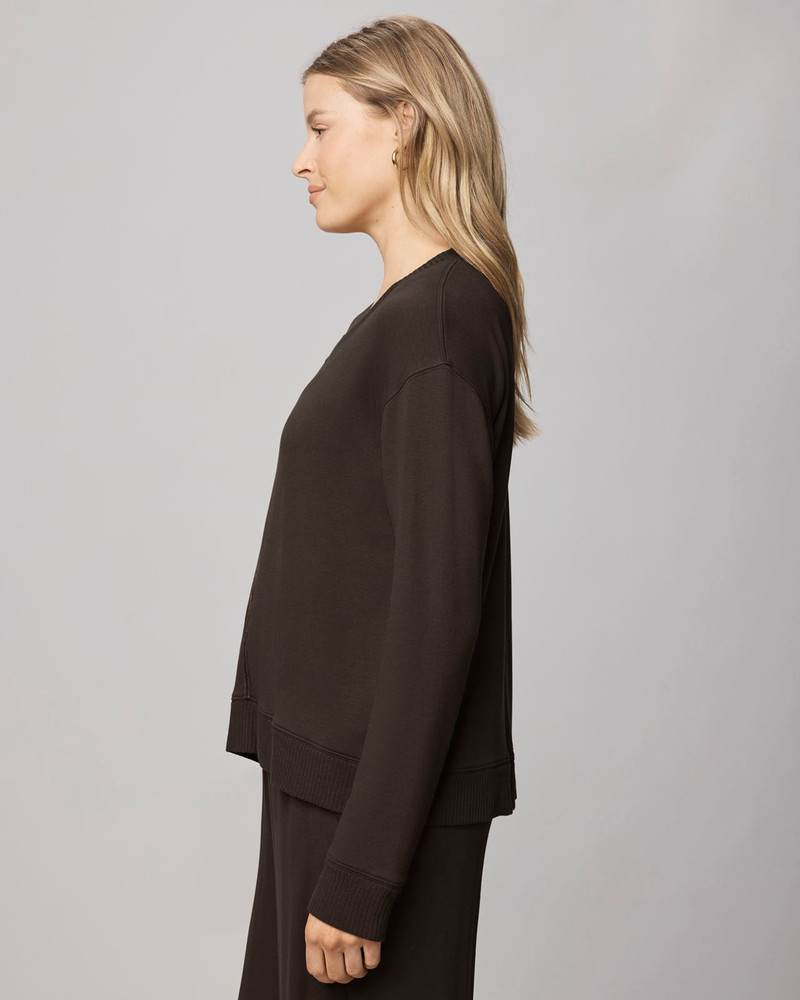 Supersoft Trim Pullover Using LENZING™ECOVERO™ Fibers 4