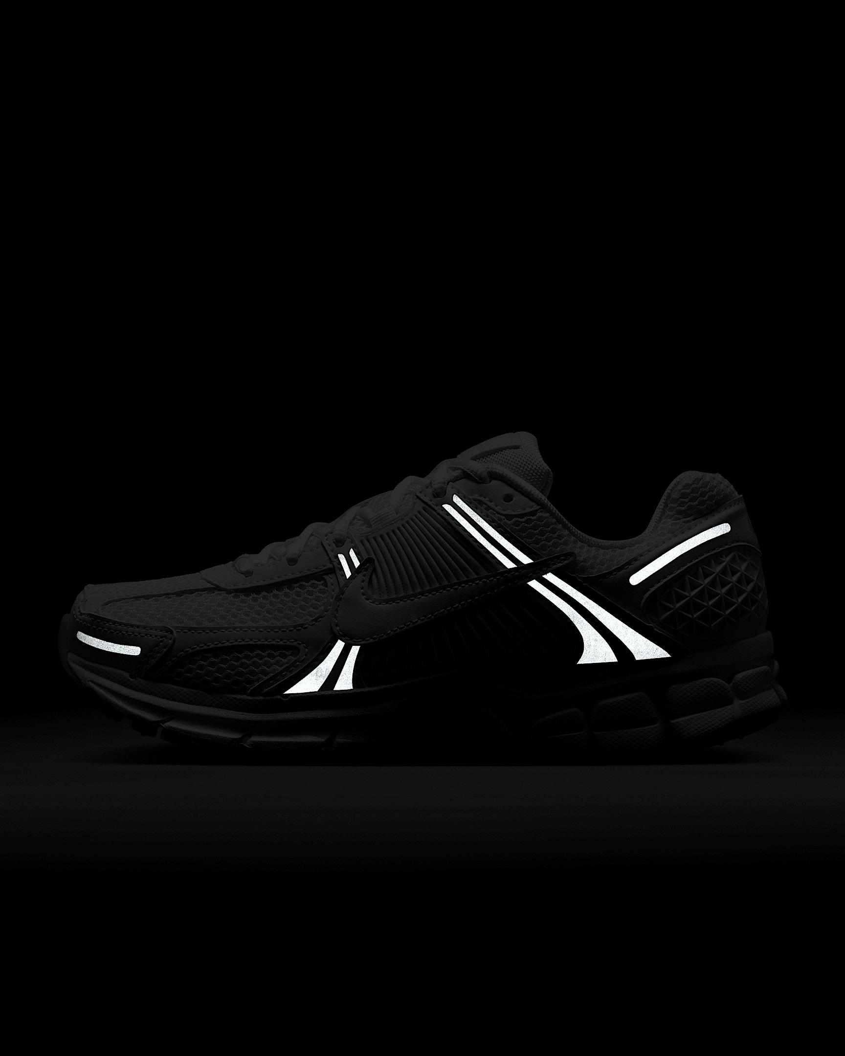 Nike Zoom Vomero 5 Women's Shoes - 11