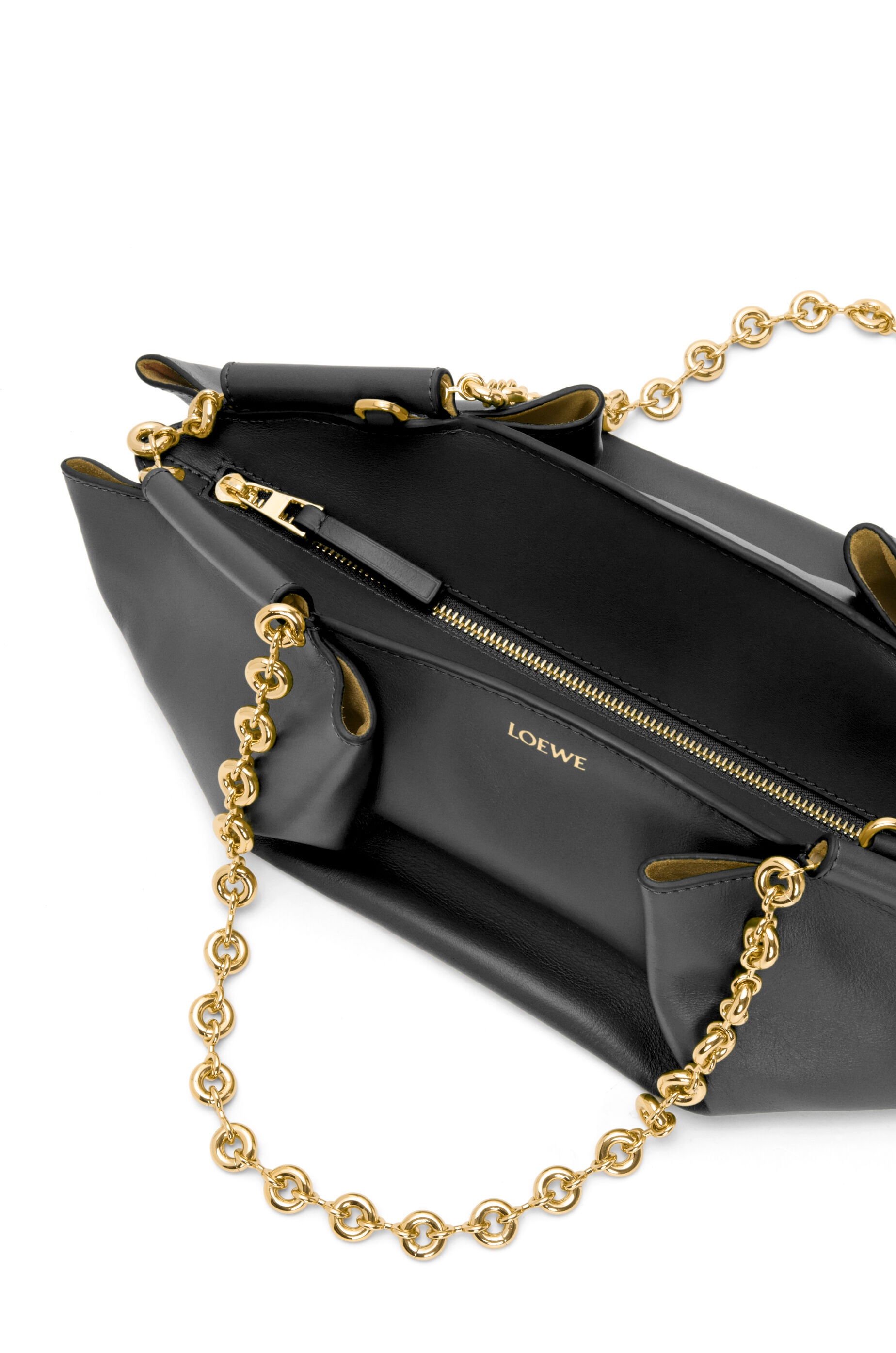 Small Paseo bag in shiny nappa calfskin with chain - 10