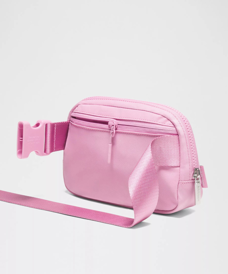 Everywhere Belt Bag with Long Strap 1L 4