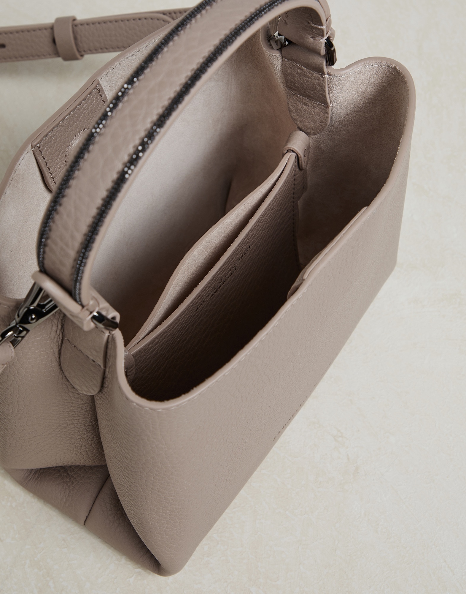 Texture calfskin bag with shiny handle - 5
