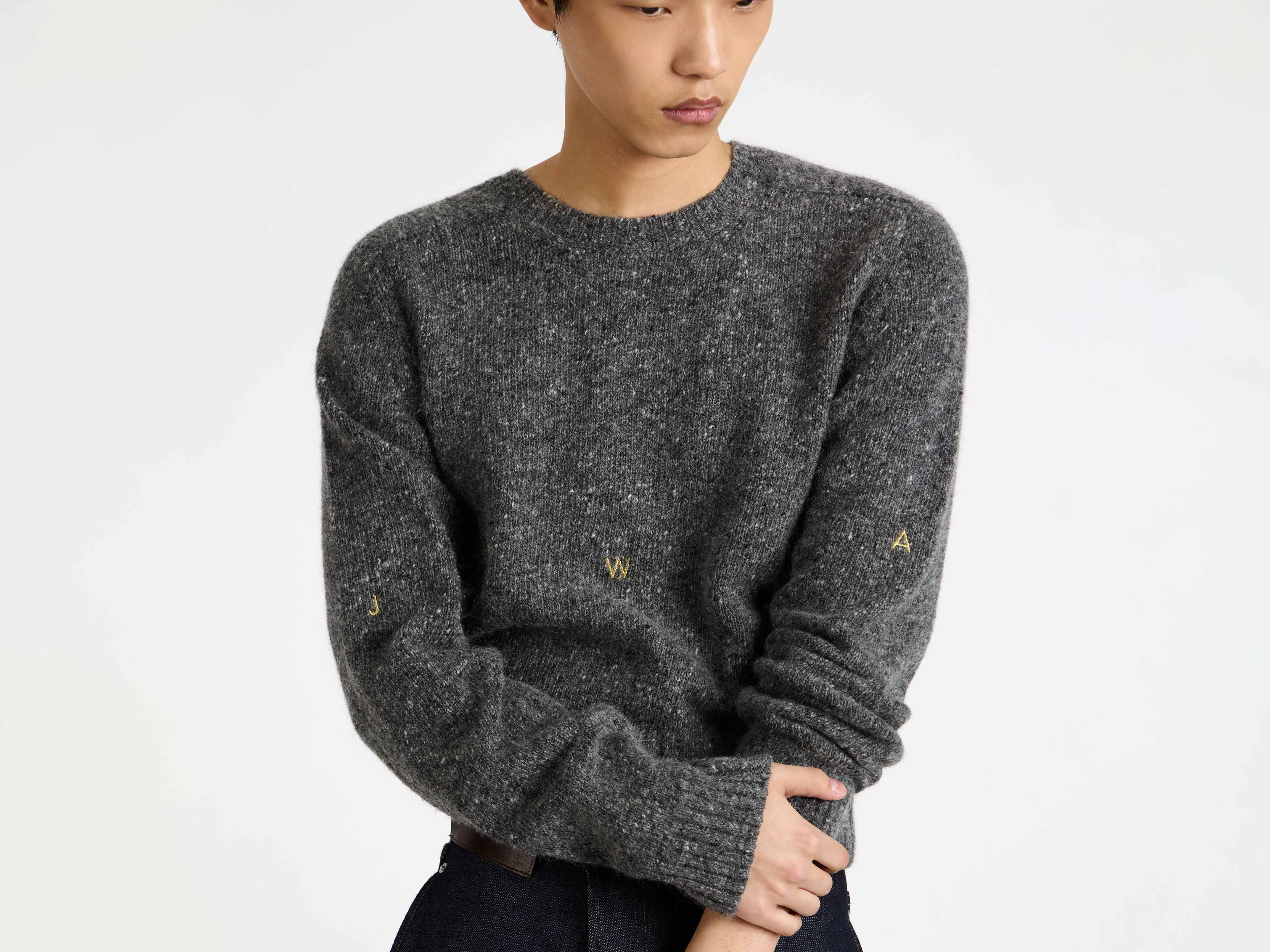 SLEEVE EMBROIDERED CREW NECK JUMPER IN CHARCOAL MELANGE - 4
