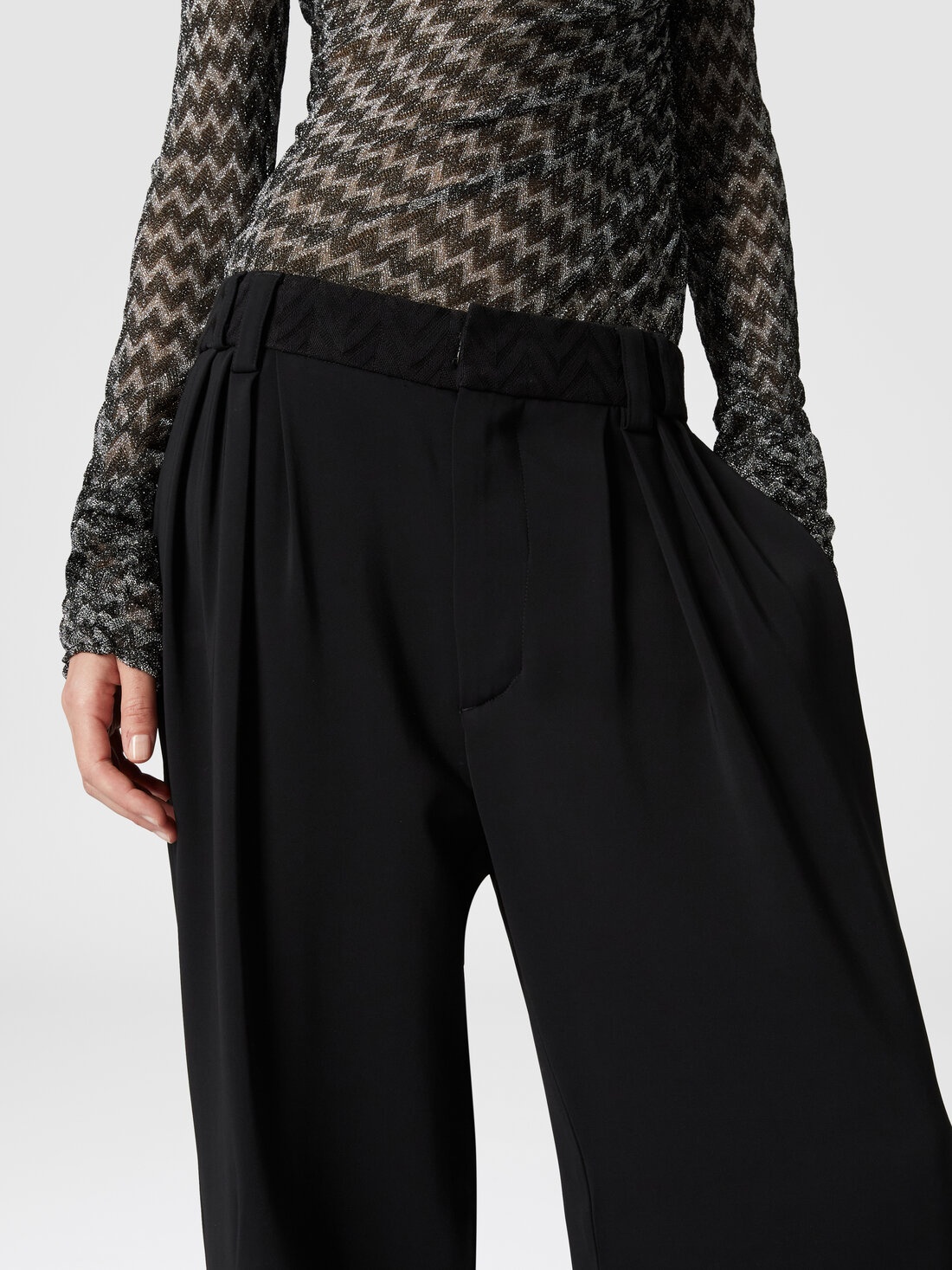 Classic viscose trousers with chevron insert - 5