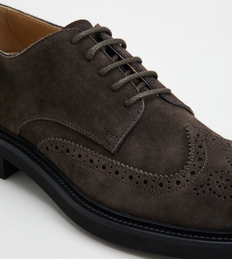 LACE-UPS IN SUEDE - BROWN 6