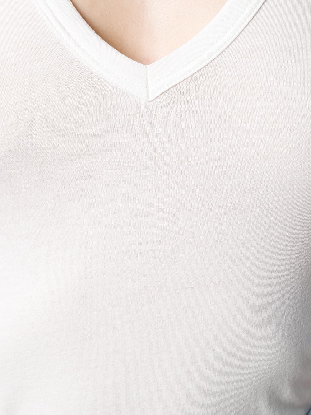 V-neck T-shirt - 5