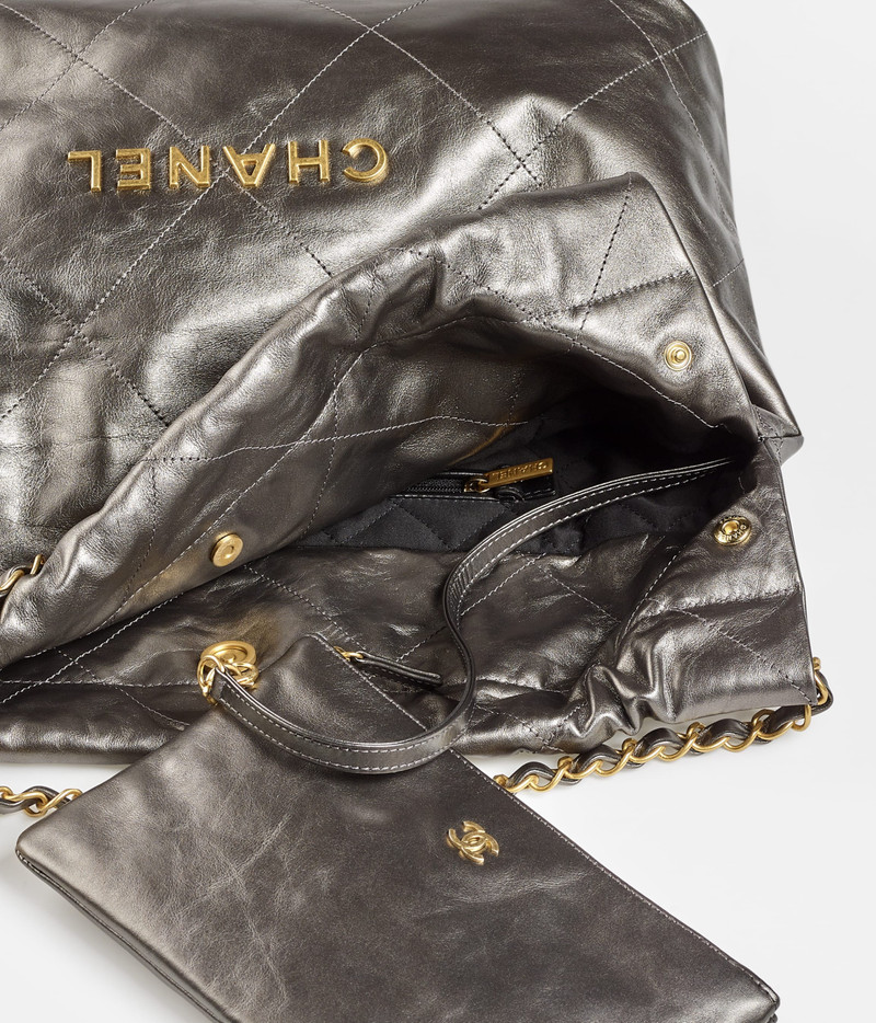 CHANEL 22 Handbag 3