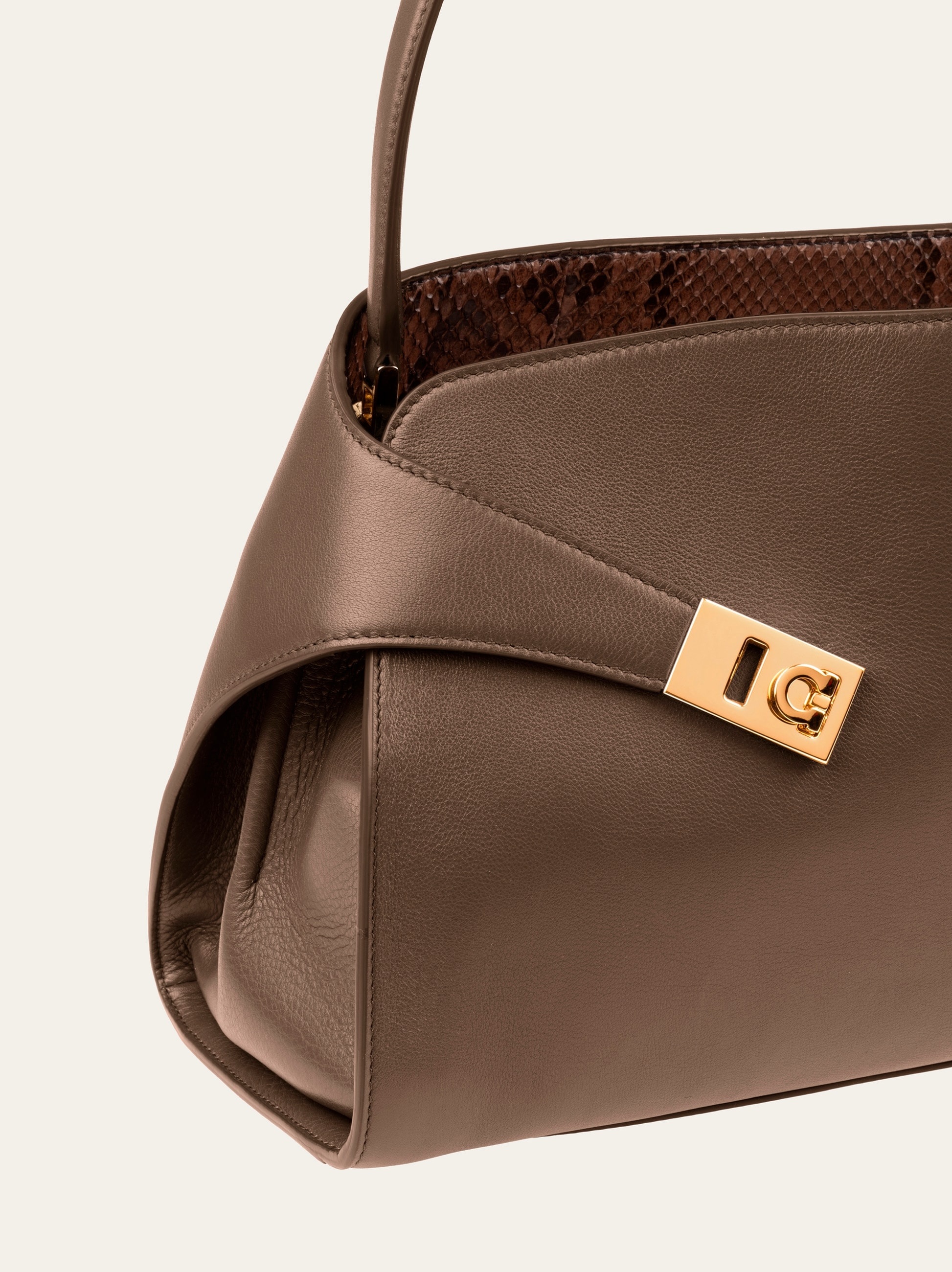 Hug soft bicolor shoulder bag (M) - 8