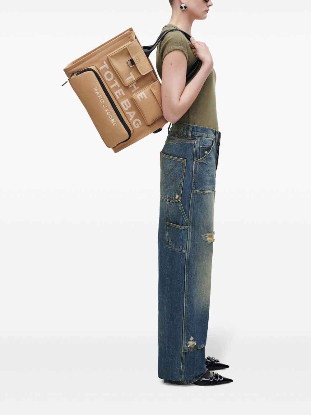 トートバッグ MARC JACOBS THE CARGO CANVAS LARGE TOTE BAG IN CAMEL Marc Jacobs The Large Cargo Canvas Tote bag | REVERSIBLE