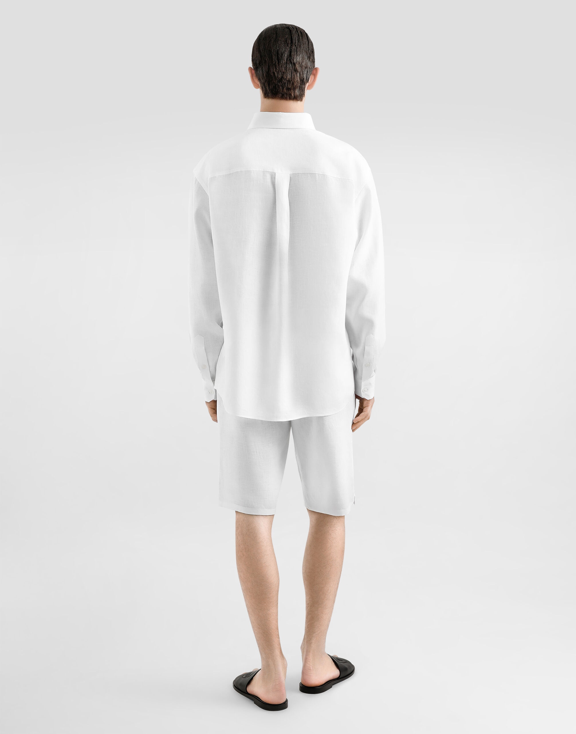 Linen shirt with heraldic patch - 3