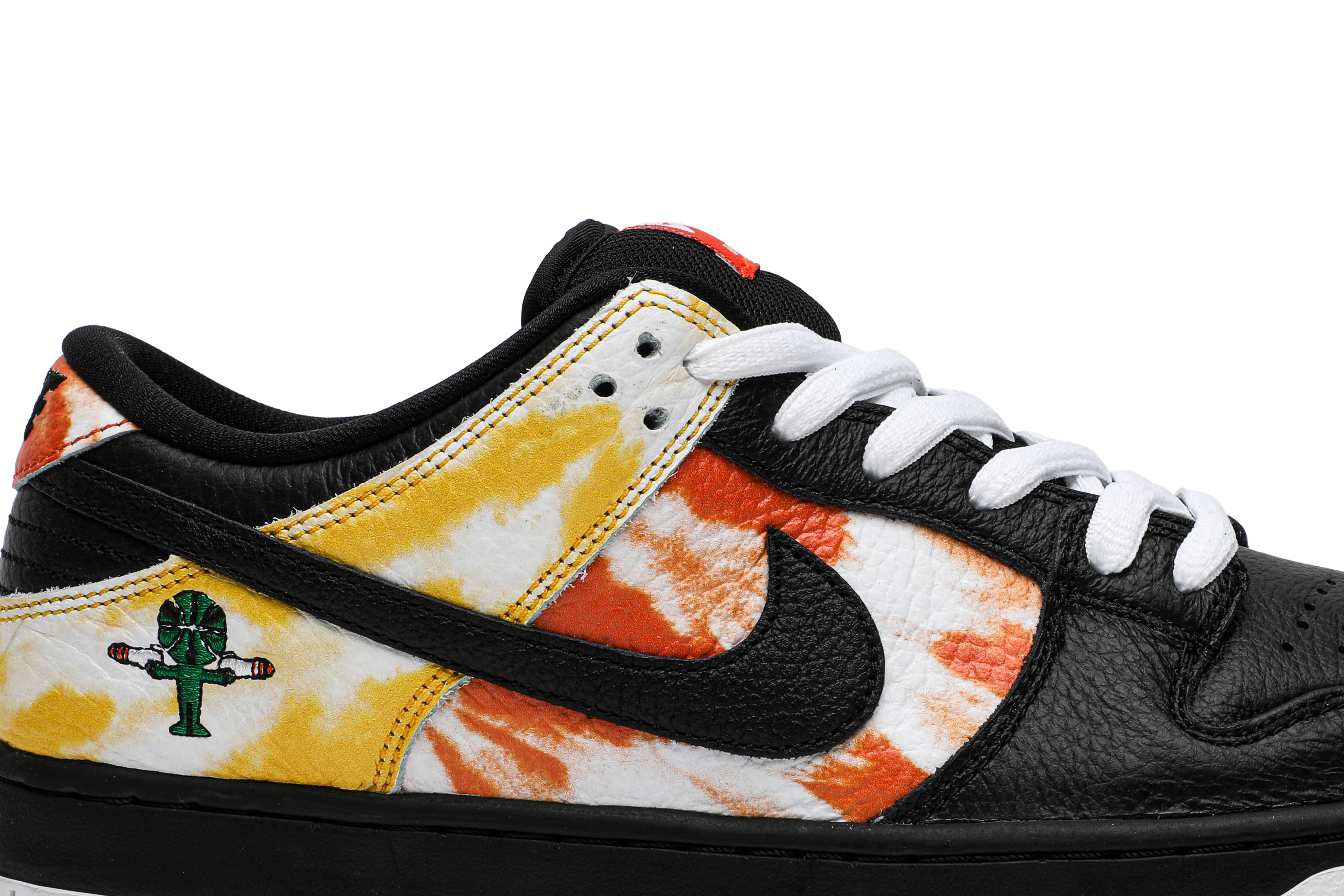 Dunk SB Low 'Tie-Dye Raygun - Black' - 2