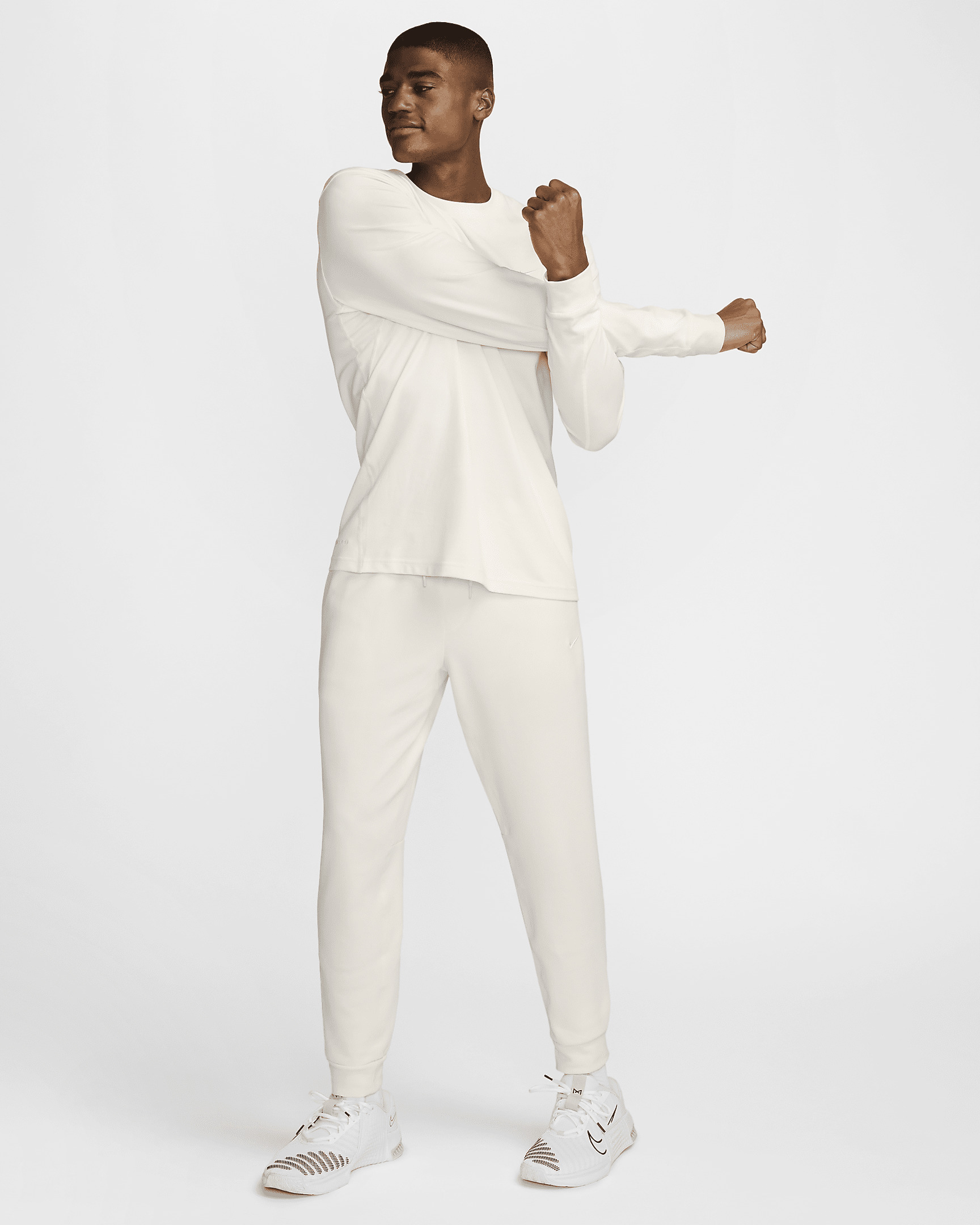 Nike Primary Men's Dri-FIT UV Versatile Joggers - 7