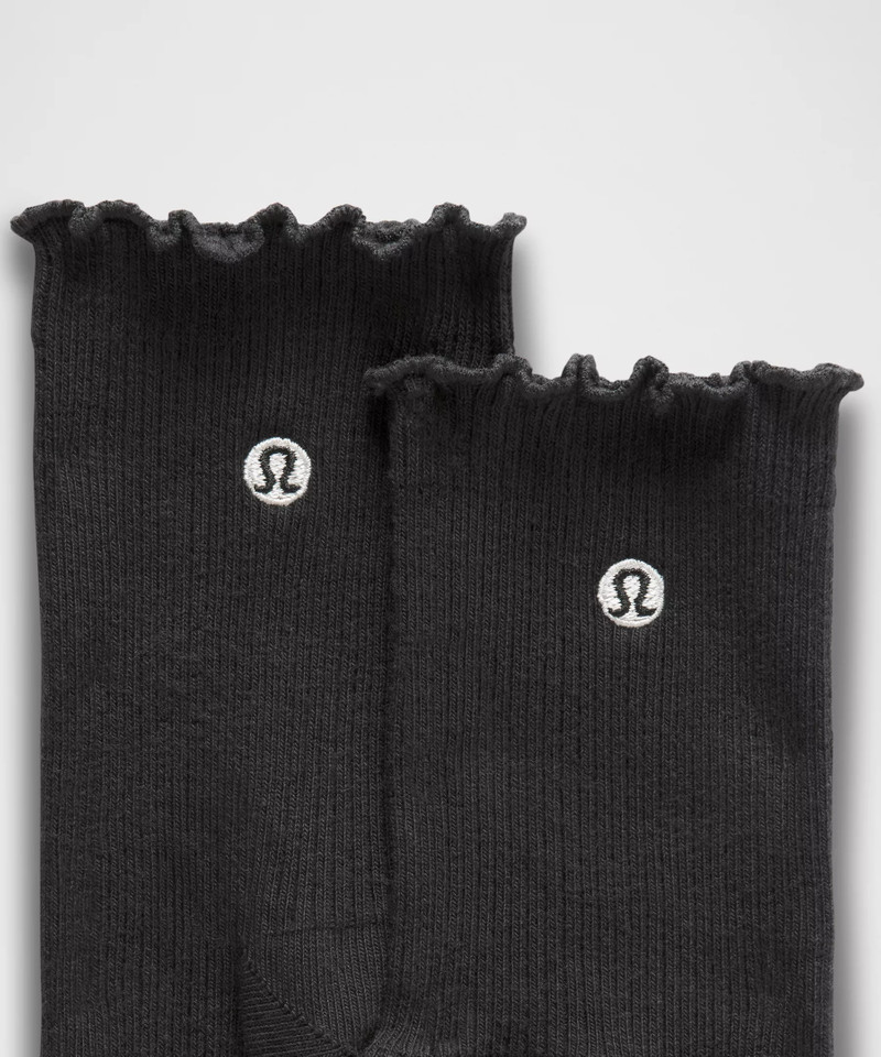 lululemon Unisex Lettuce Edge Quarter Socks outlook