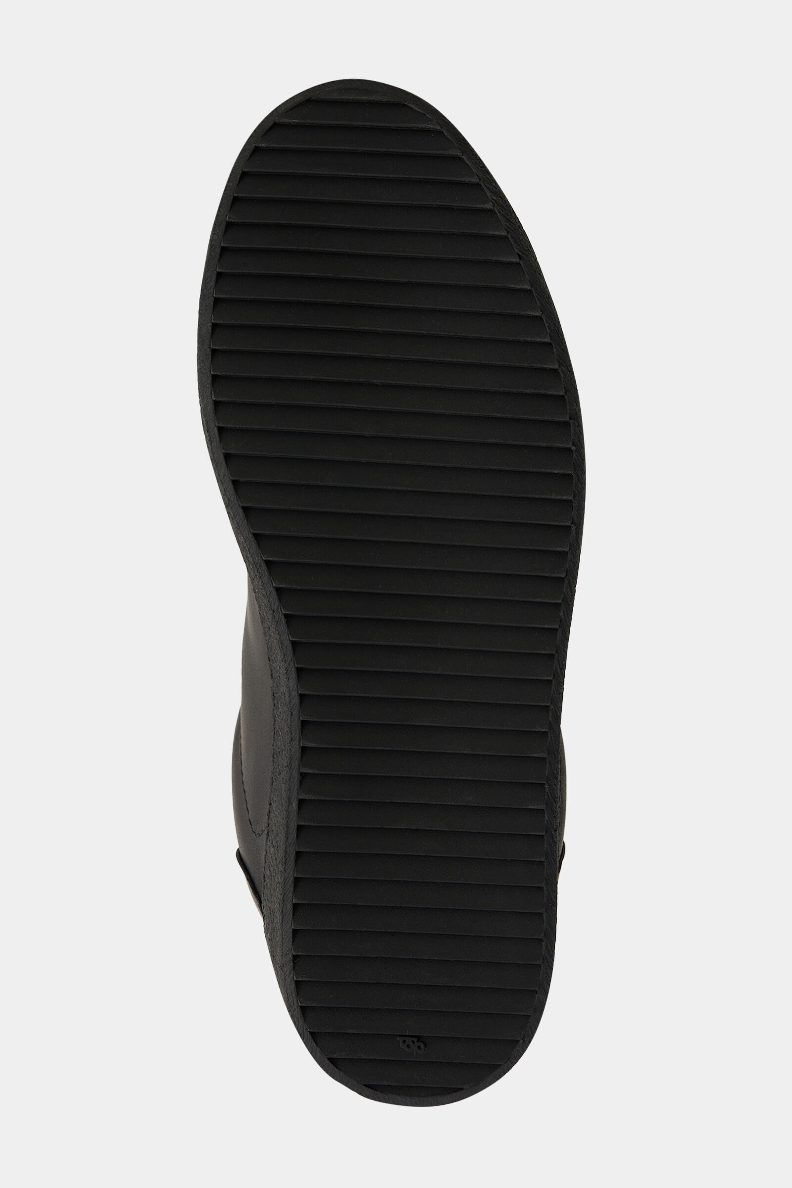 Lucerne Sneakers in Black - 8