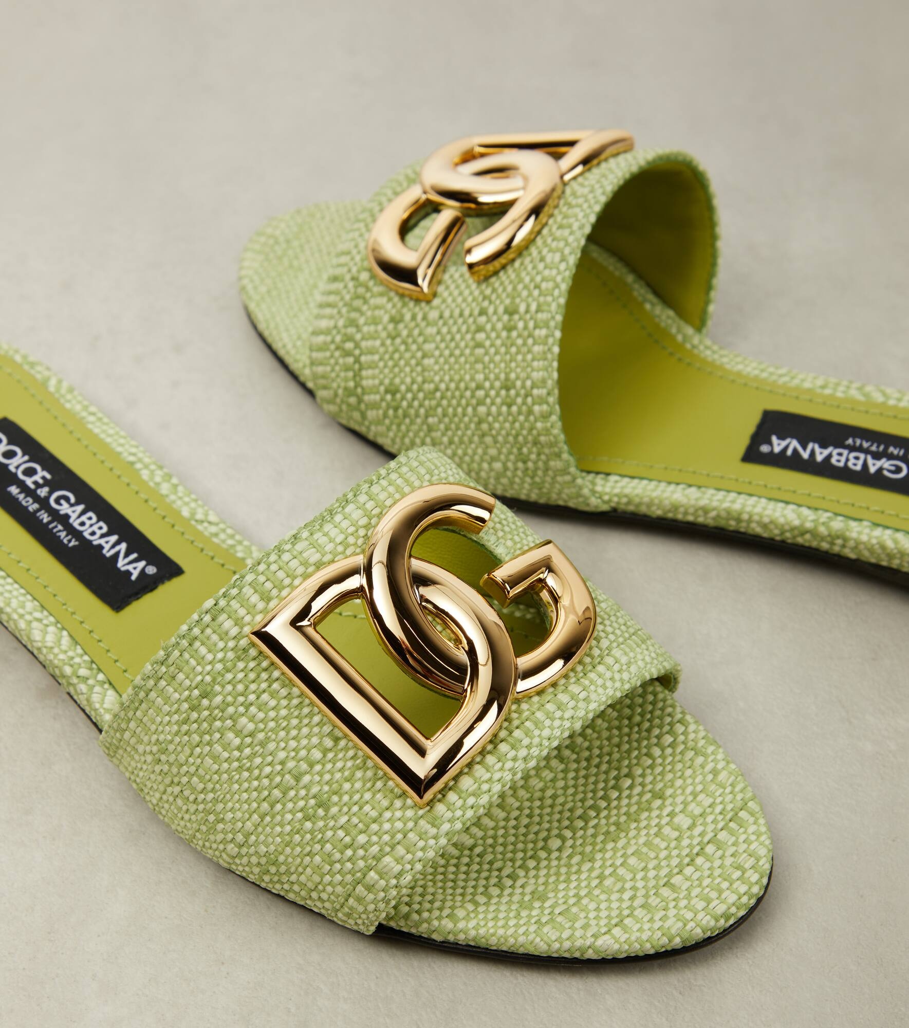 Logo raffia slides - 6