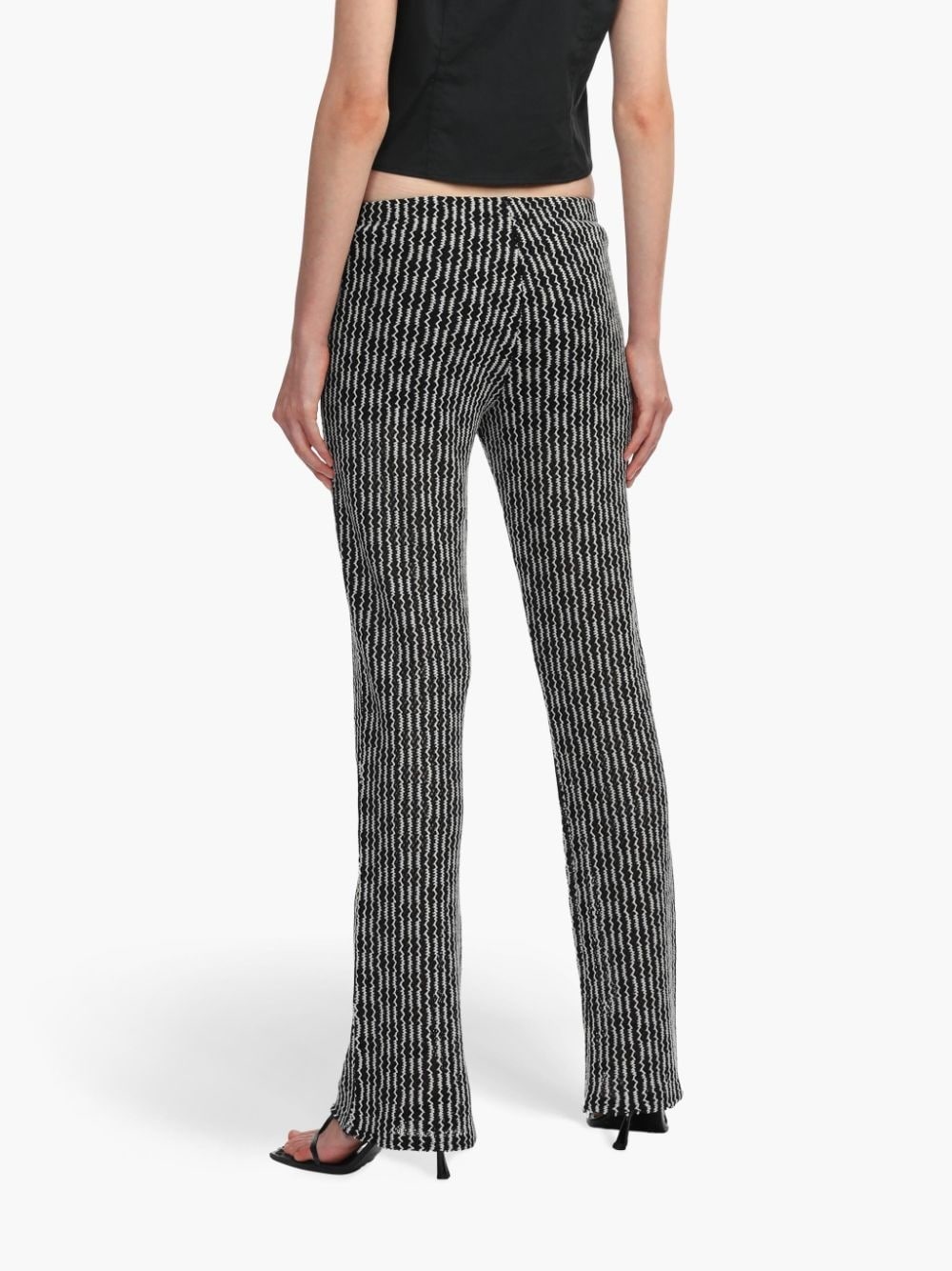 zigzag pattern slim-legged trousers - 4