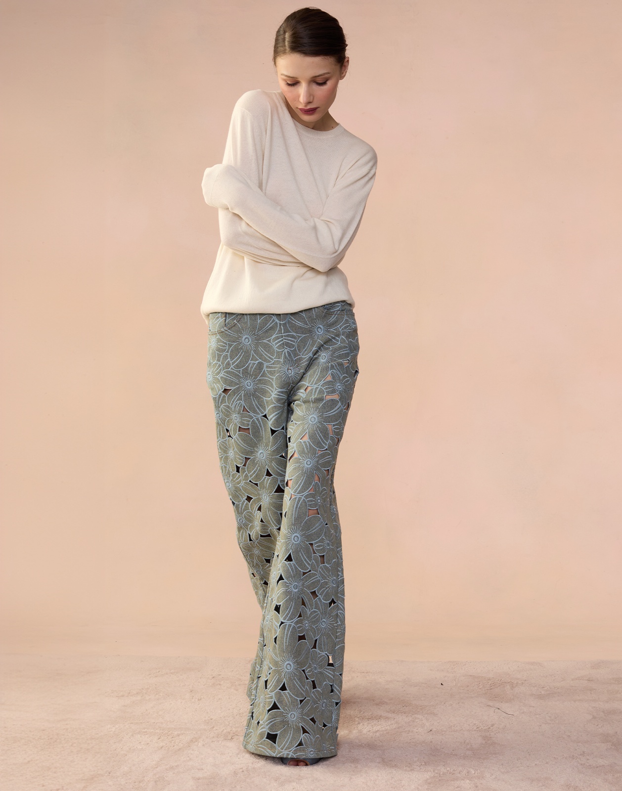 Flora Cutout Jeans - 4