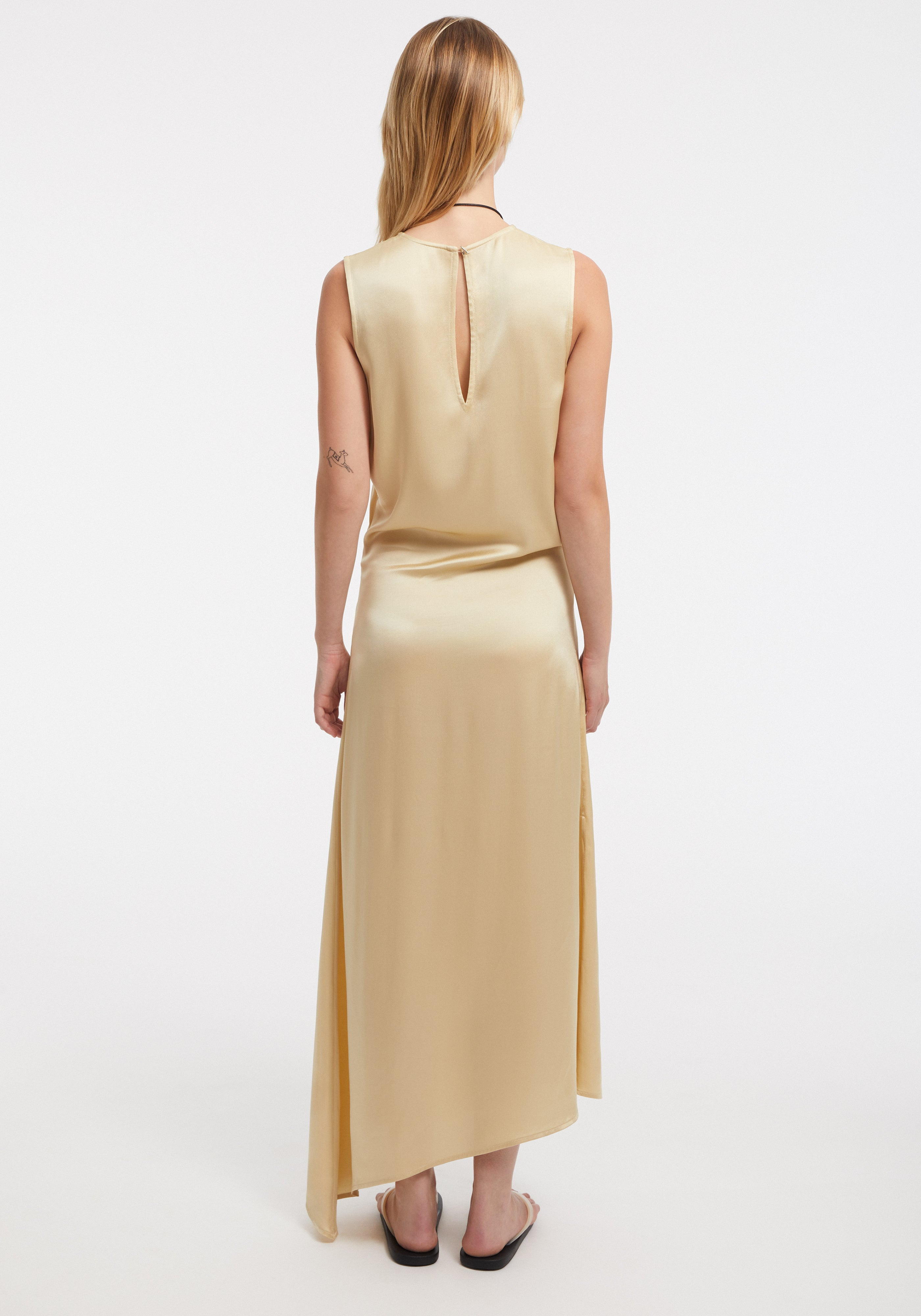 AMARA
Asymmetrical dress with front slit - 4