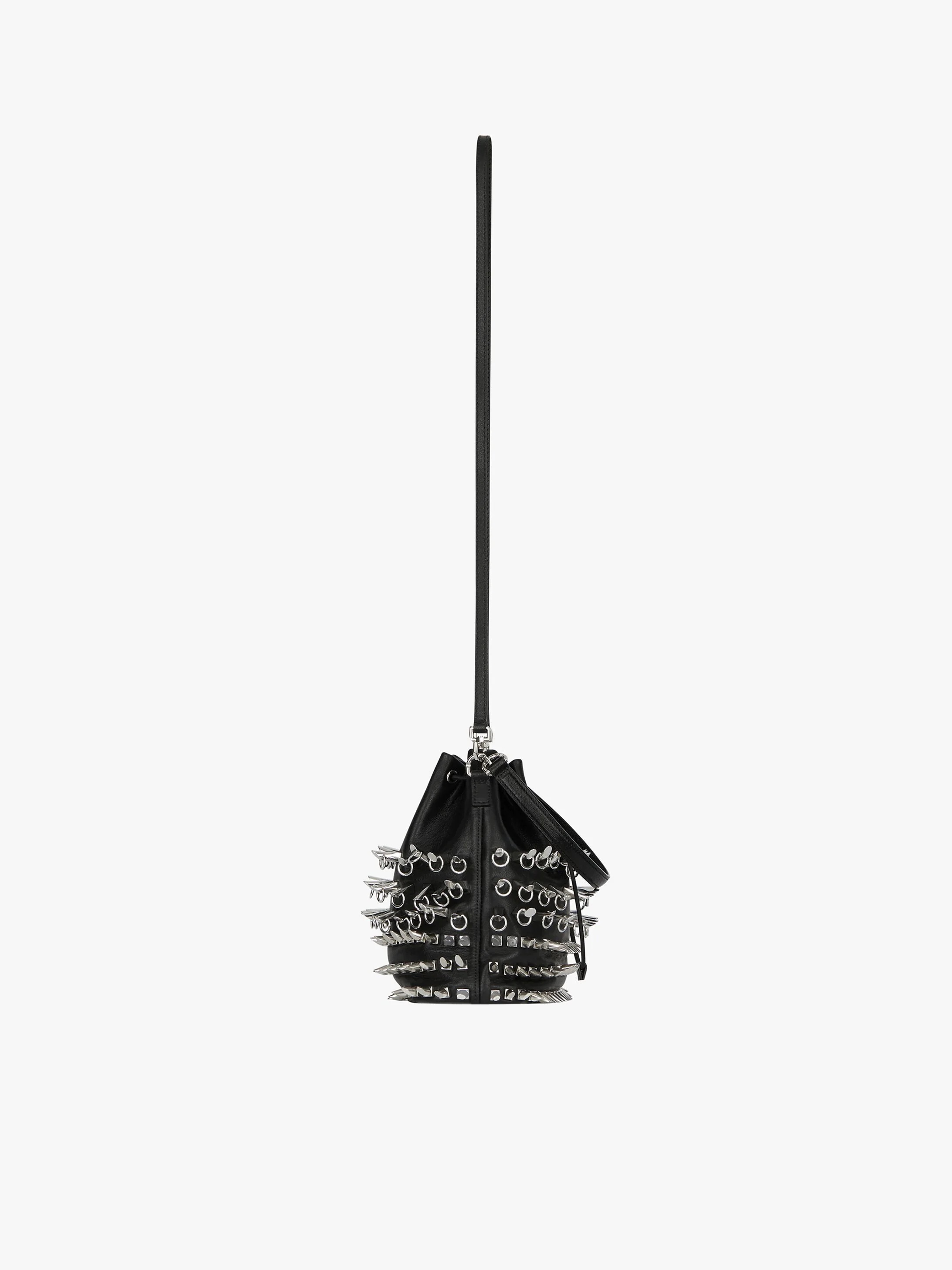 4G LIGHT BUCKET BAG IN LEATHER WITH STUDS - 3