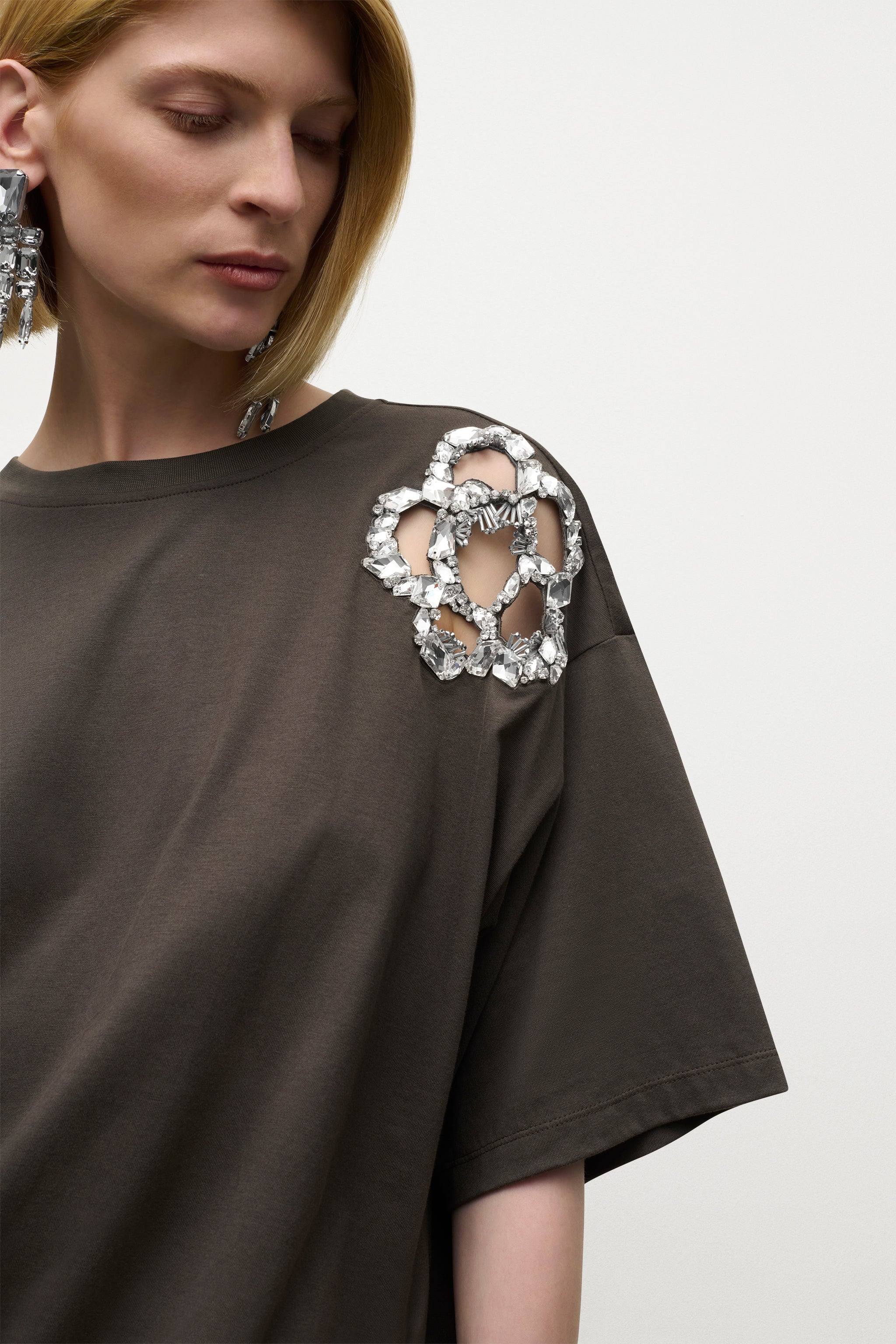CRYSTAL CLUSTER FLOWER T-SHIRT - 5