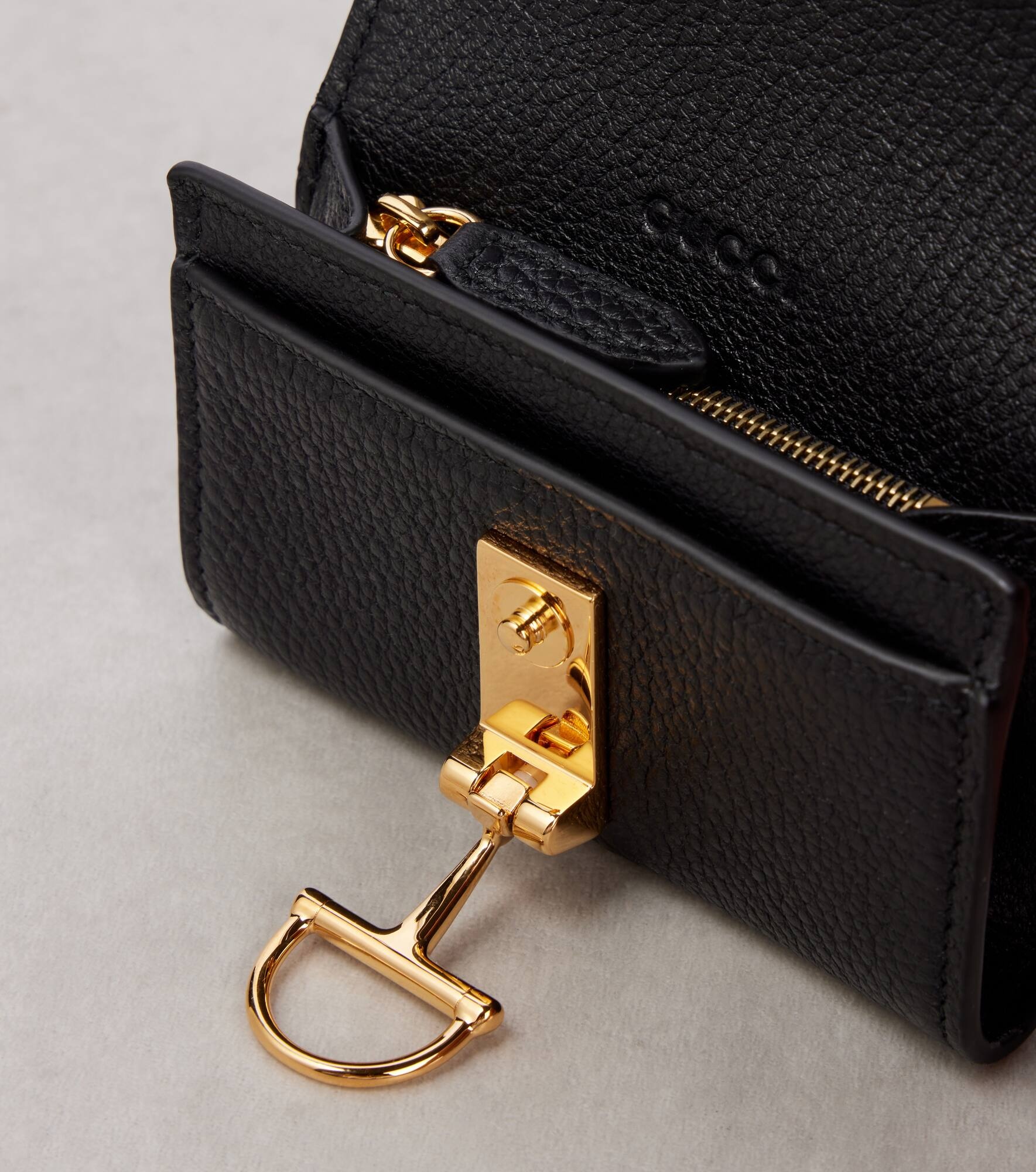 Horsebit leather card case - 2