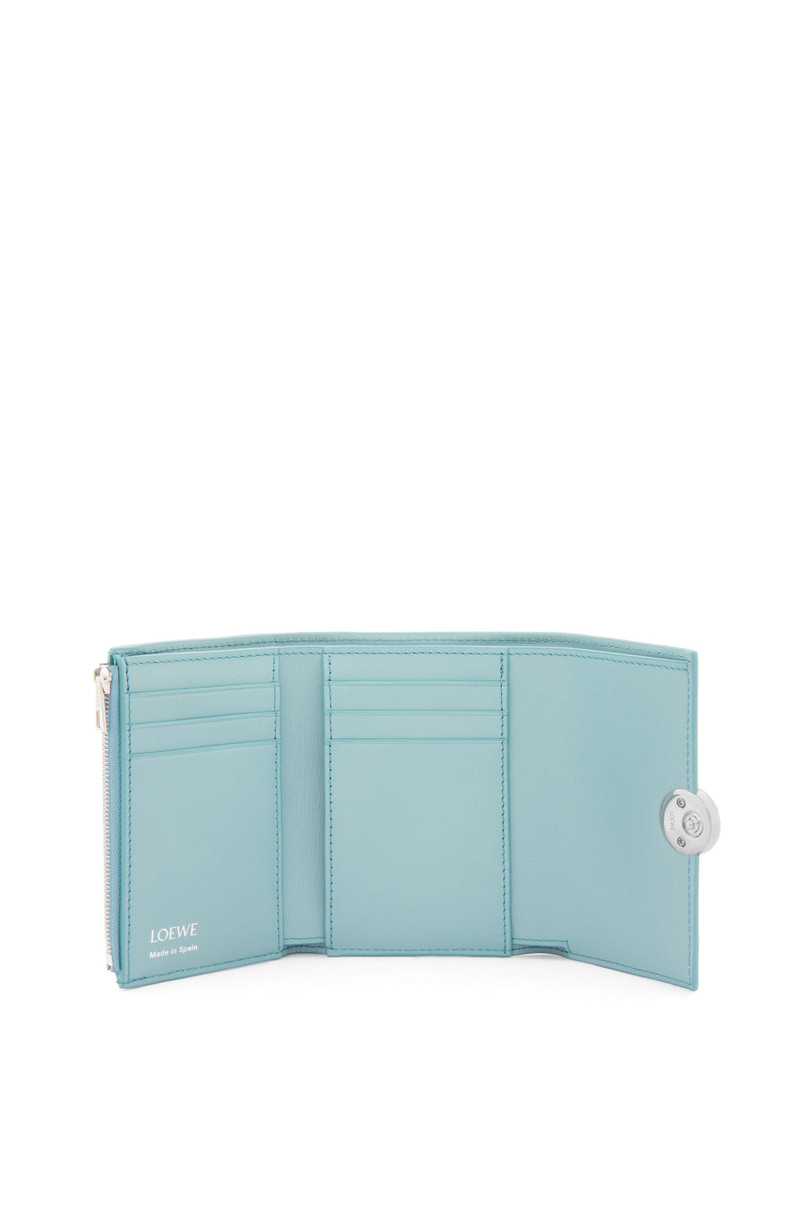 Loewe Pebble small vertical wallet in shiny nappa calfskin outlook