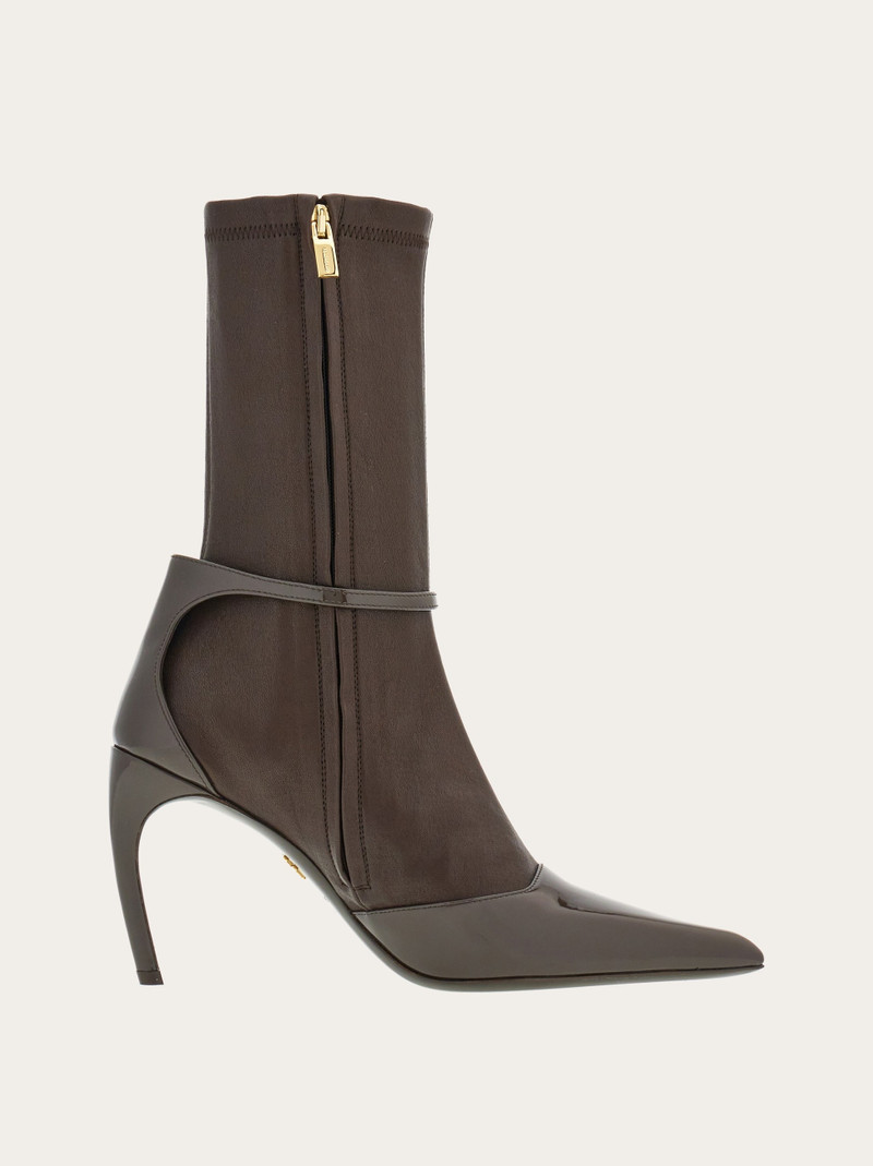 Pointed ankle boot 5