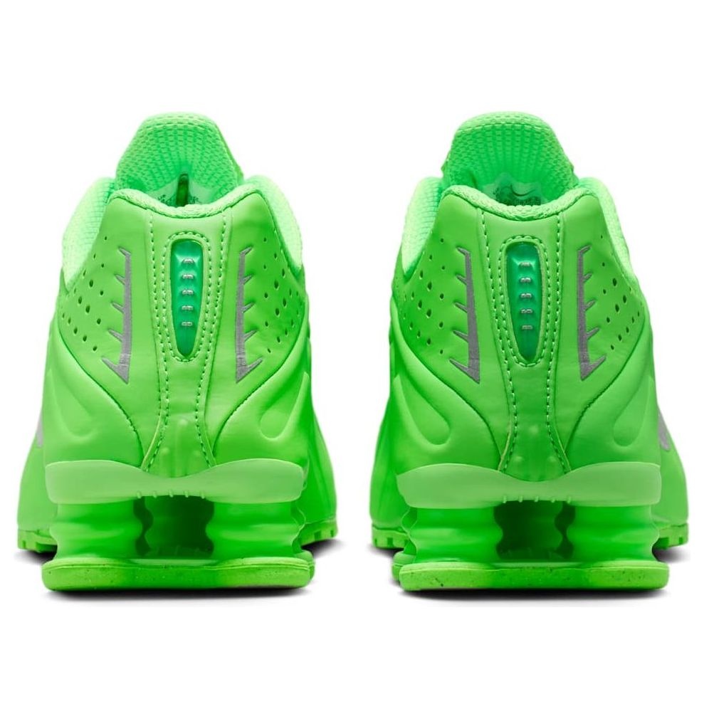 (WMNS) Nike Shox R4 'Green Strike' HV0839-398 - 5