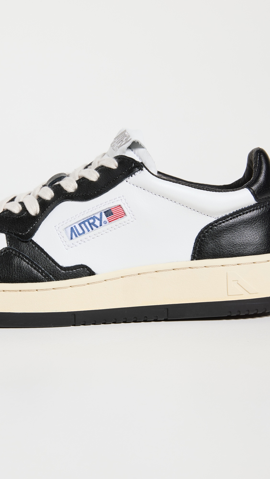 Medalist Low Top Sneakers - 4