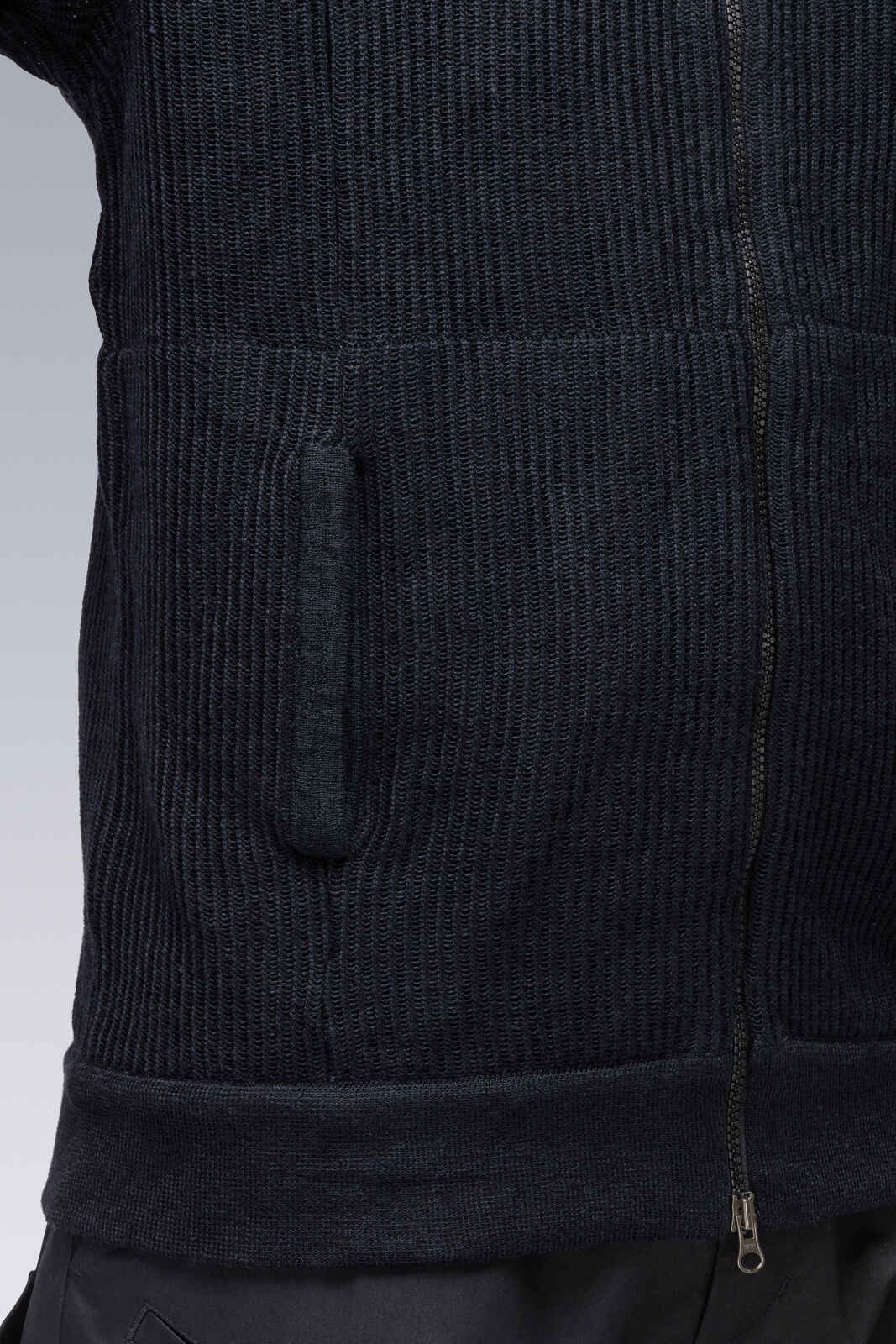 J77-AM Black - 16