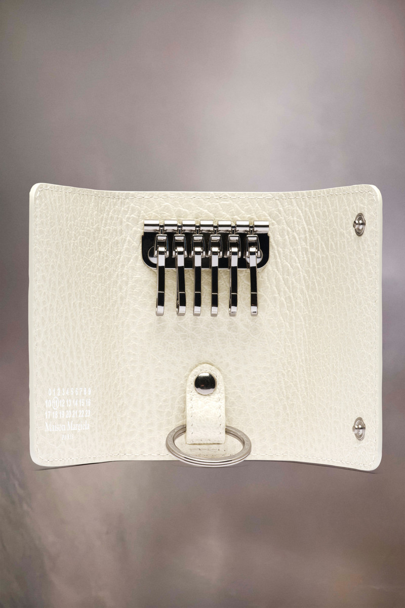Maison Margiela Four stitches key holder outlook