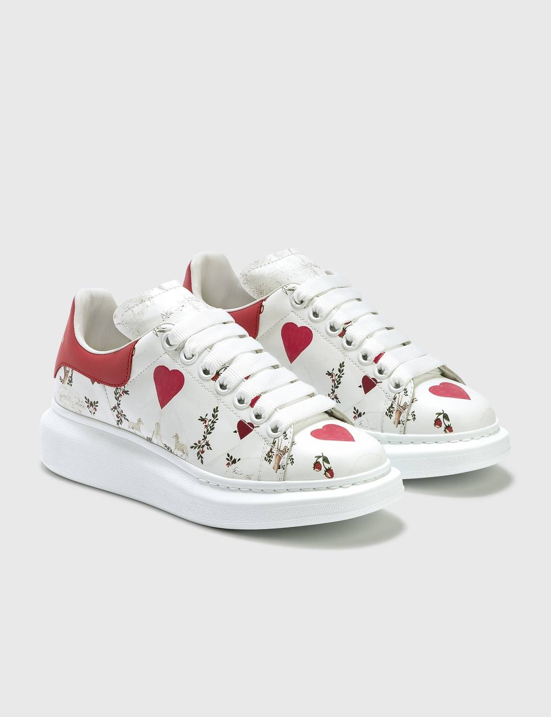 Oversized Sneakers With Heart Print - 1