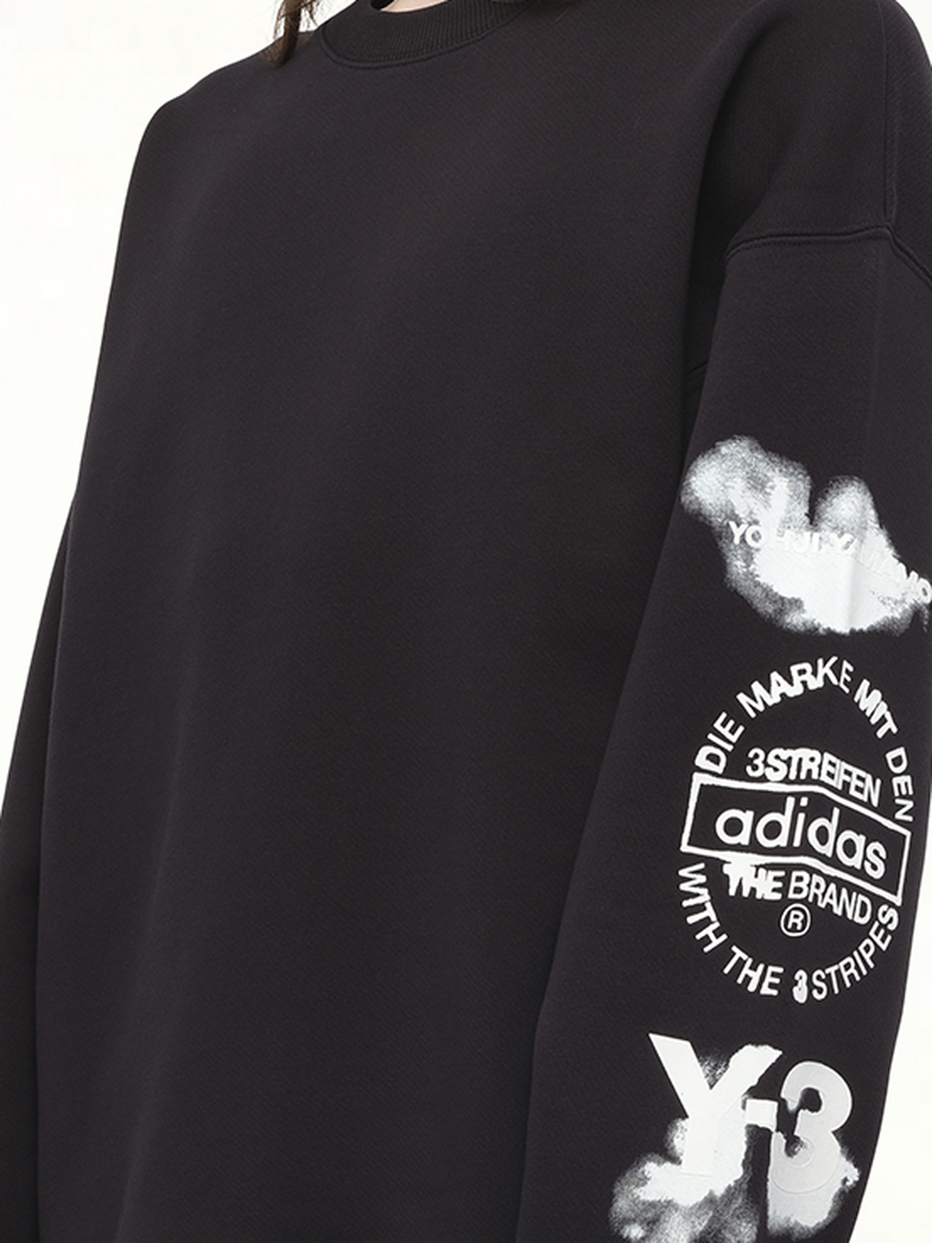Graphic Crew Sweat in Black - 3