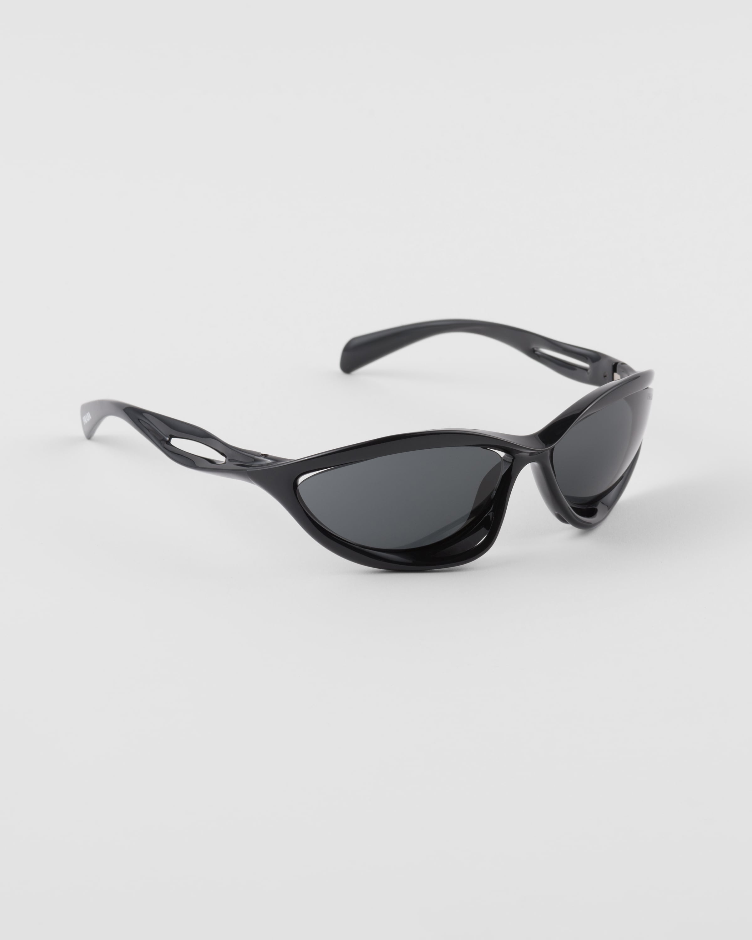 【日本入手困難】プラダ Prada Runway sunglasses サングラス Prada Prada Runway sunglasses | REVERSIBLE