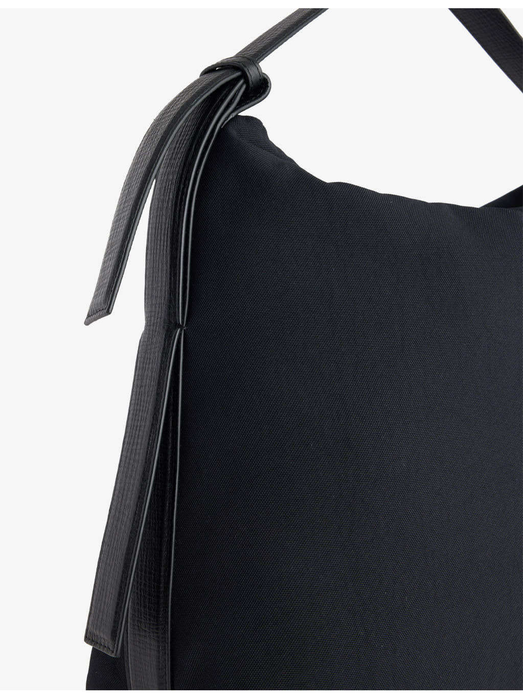 Airport Small Woven Shoulder Bag - 3