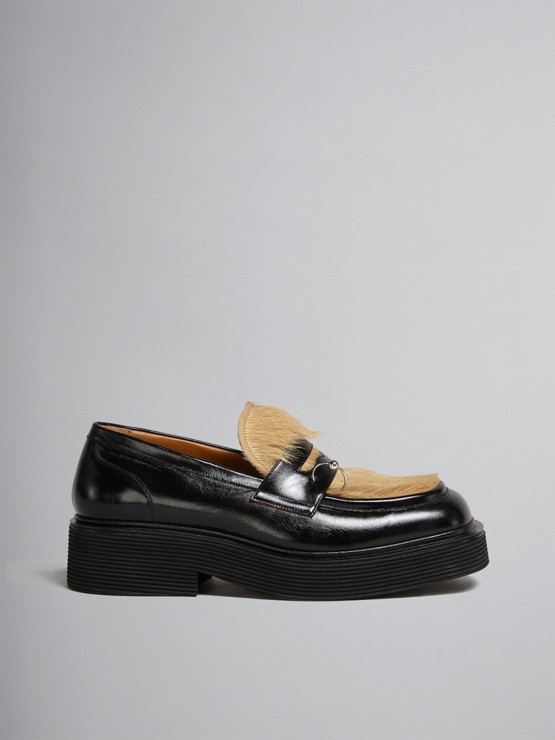BLACK LEATHER AND BEIGE LONG HAIR CALFSKIN MOCCASIN 1