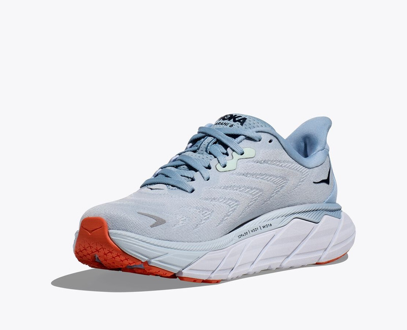 Women's Arahi 6 3