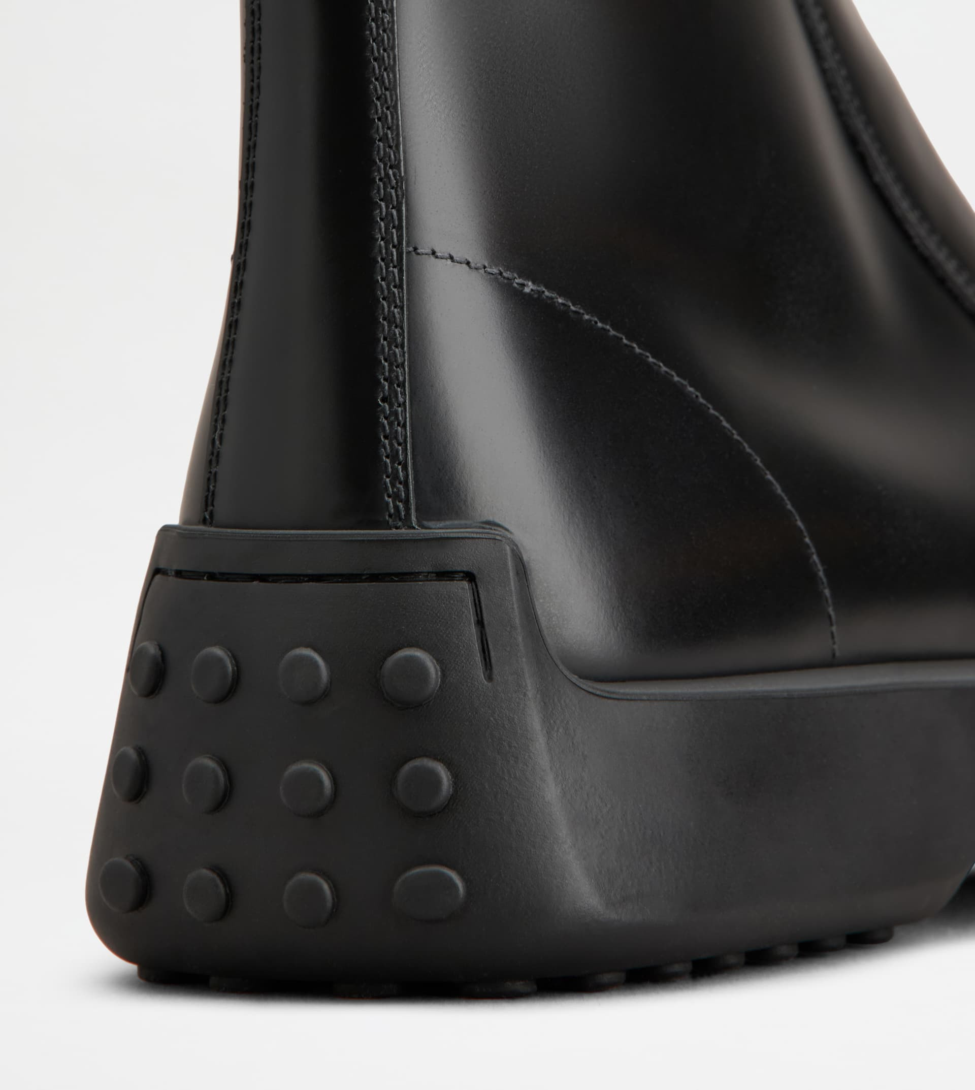 ANKLE BOOTS IN LEATHER - BLACK - 5