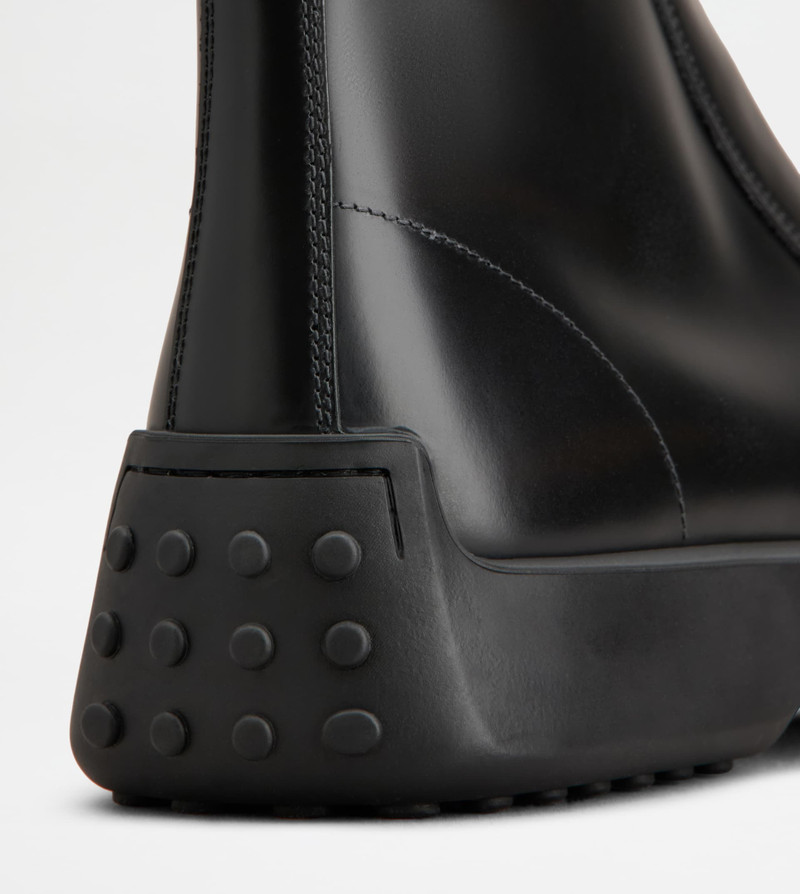 ANKLE BOOTS IN LEATHER - BLACK 5