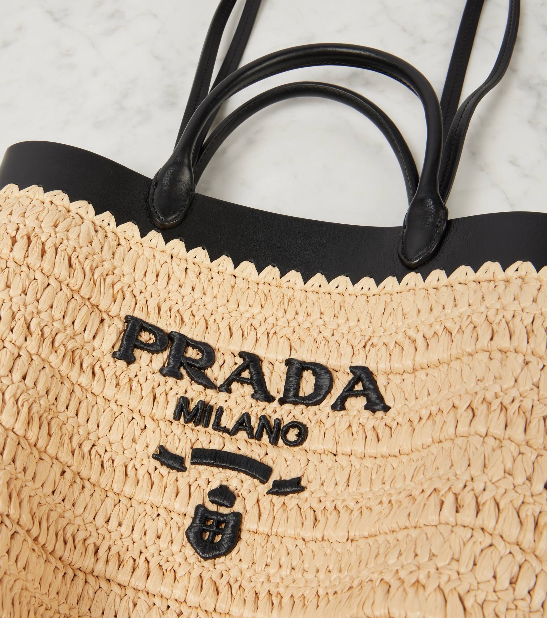Small logo raffia-effect tote bag - 6