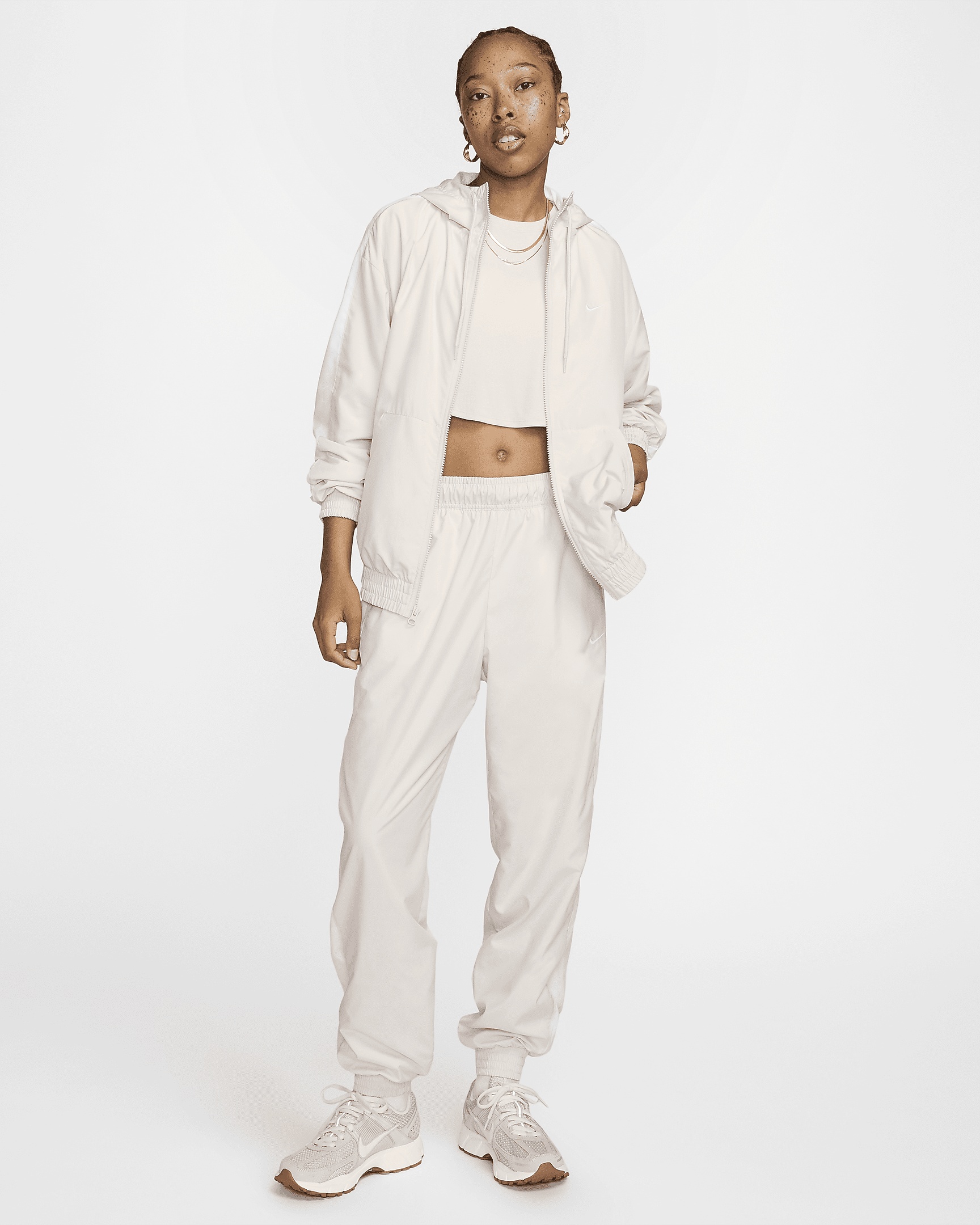 NikeWomenクラシックウブンルージュUVフードジャケットWhite NikeWomenクラシックウブンルージュUVフードジャケットWhite