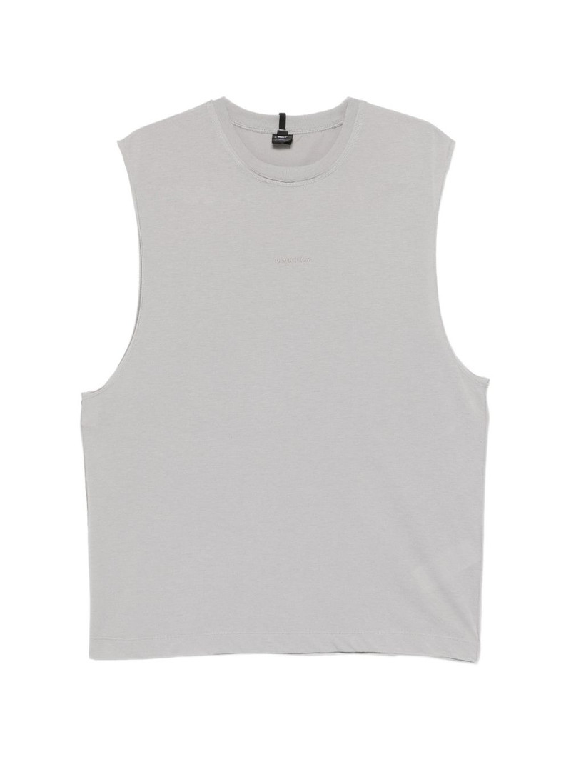 sleeveless top 1