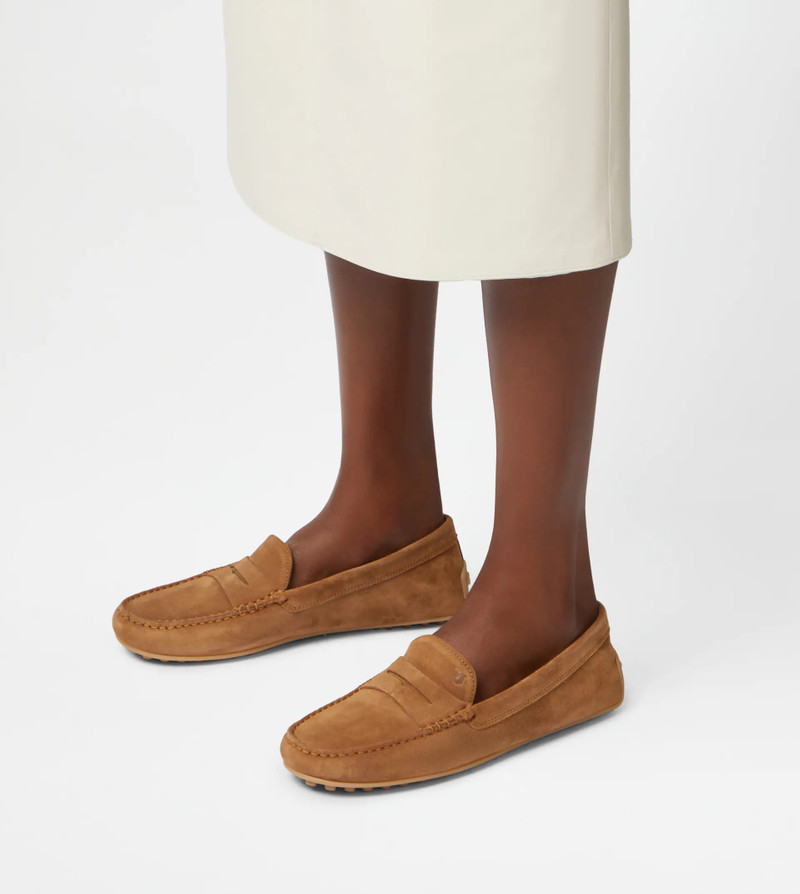 Tod's CITY GOMMINO DRIVING SHOES IN SUEDE - BROWN outlook