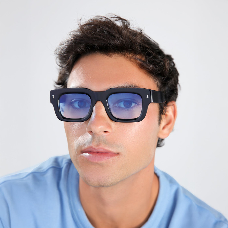 illesteva Lewis 50 Sunglasses outlook