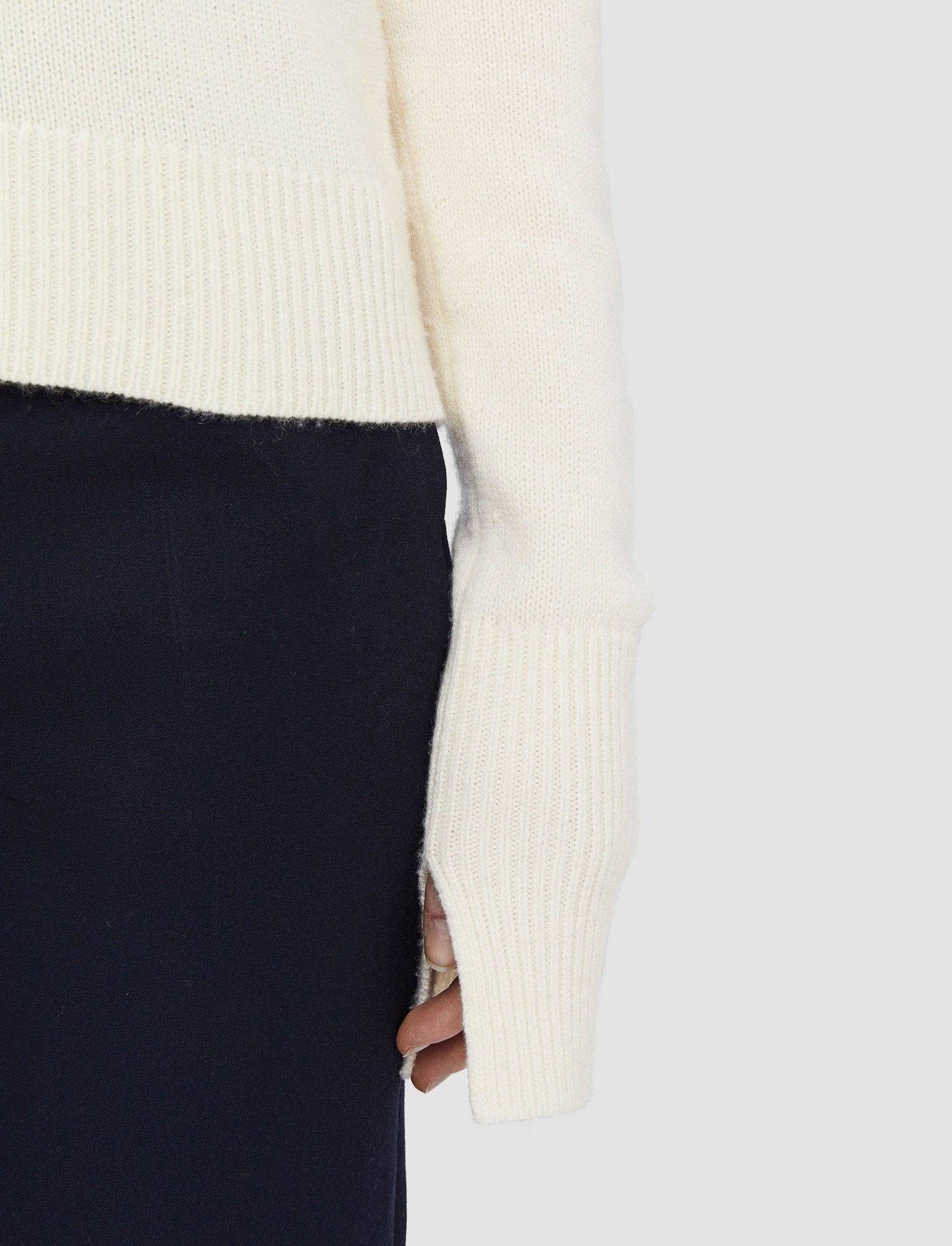 Pure Cashmere V Neck Jumper - 5