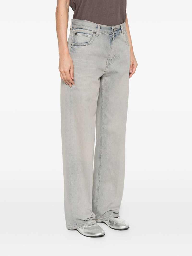straight jeans 3