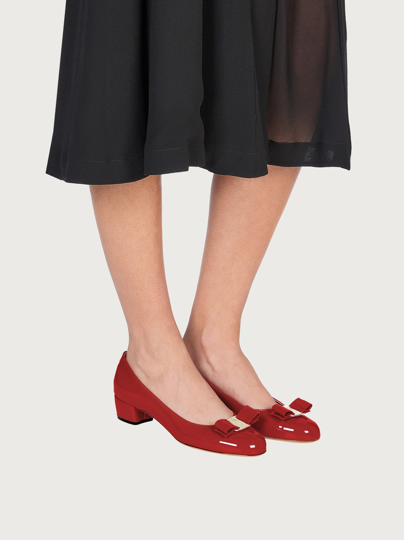 FERRAGAMO Vara pump outlook