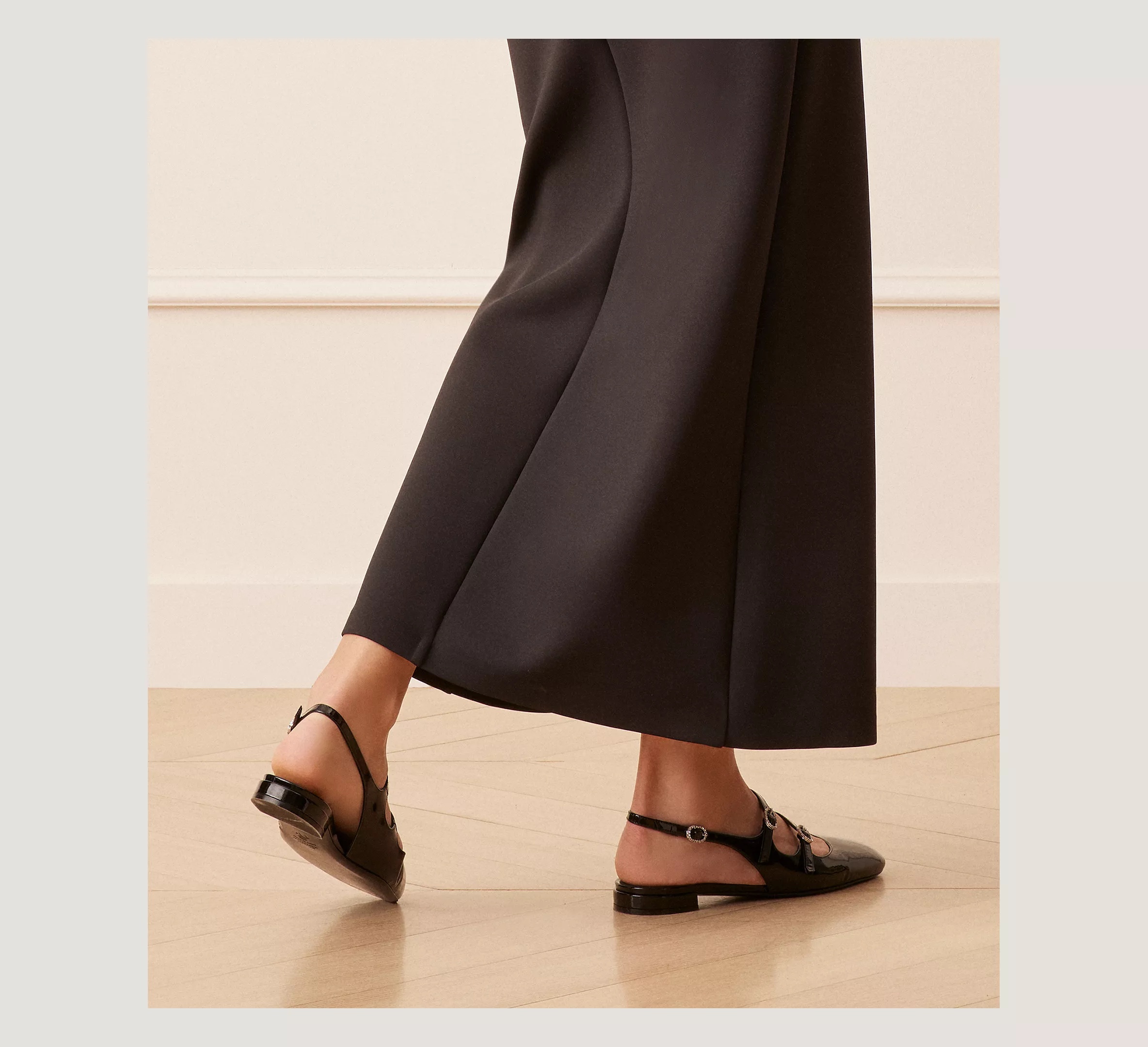 フラットシューズ Stuart Weitzman Maven Black Leather Ballerina Stuart Weitzman Maven Suede Buckle Mary Jane Ballerina Flats