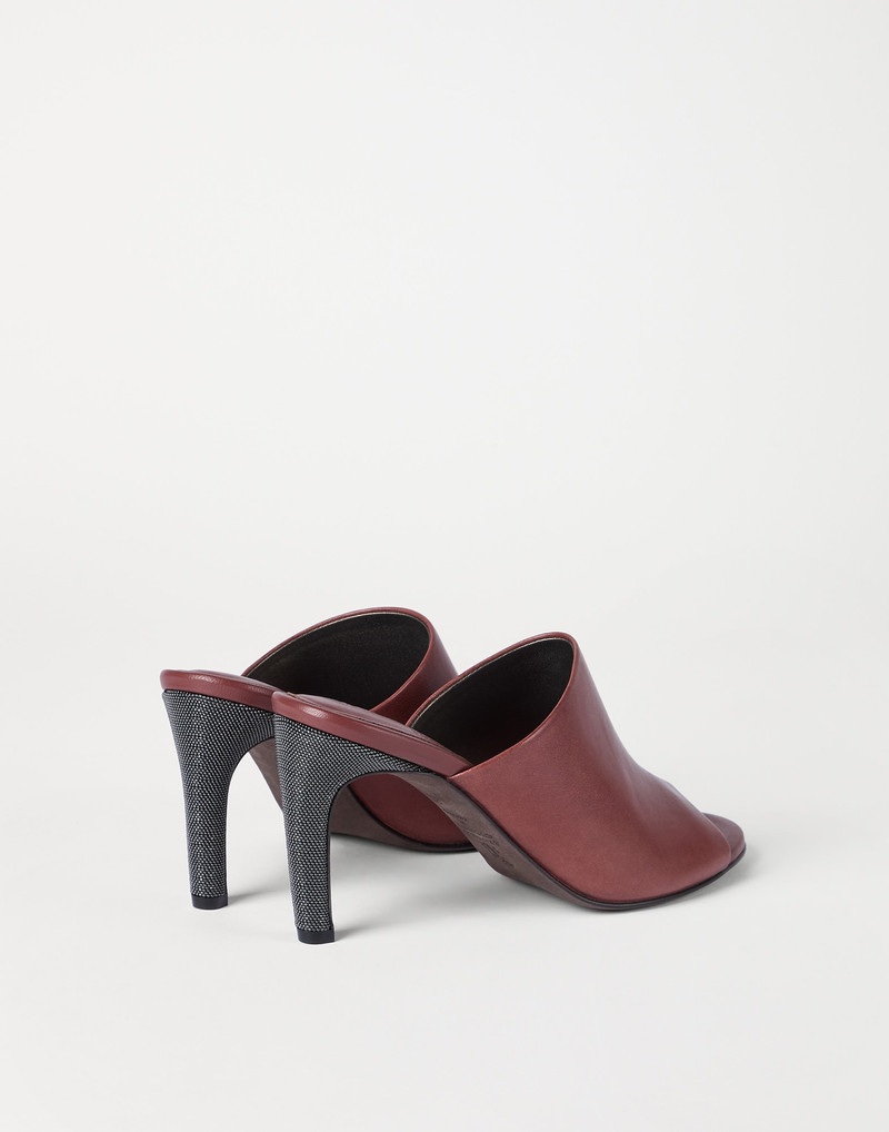 Classic leather heels with precious details 3